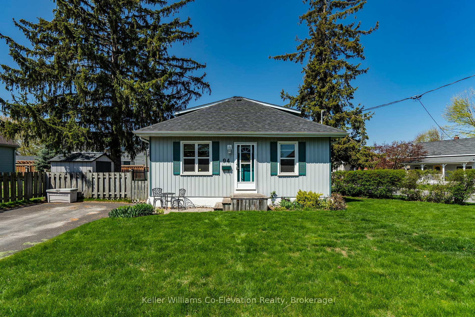 Photo 2 of 94 Innisfil Street, Barrie, Sanford — HOMEH