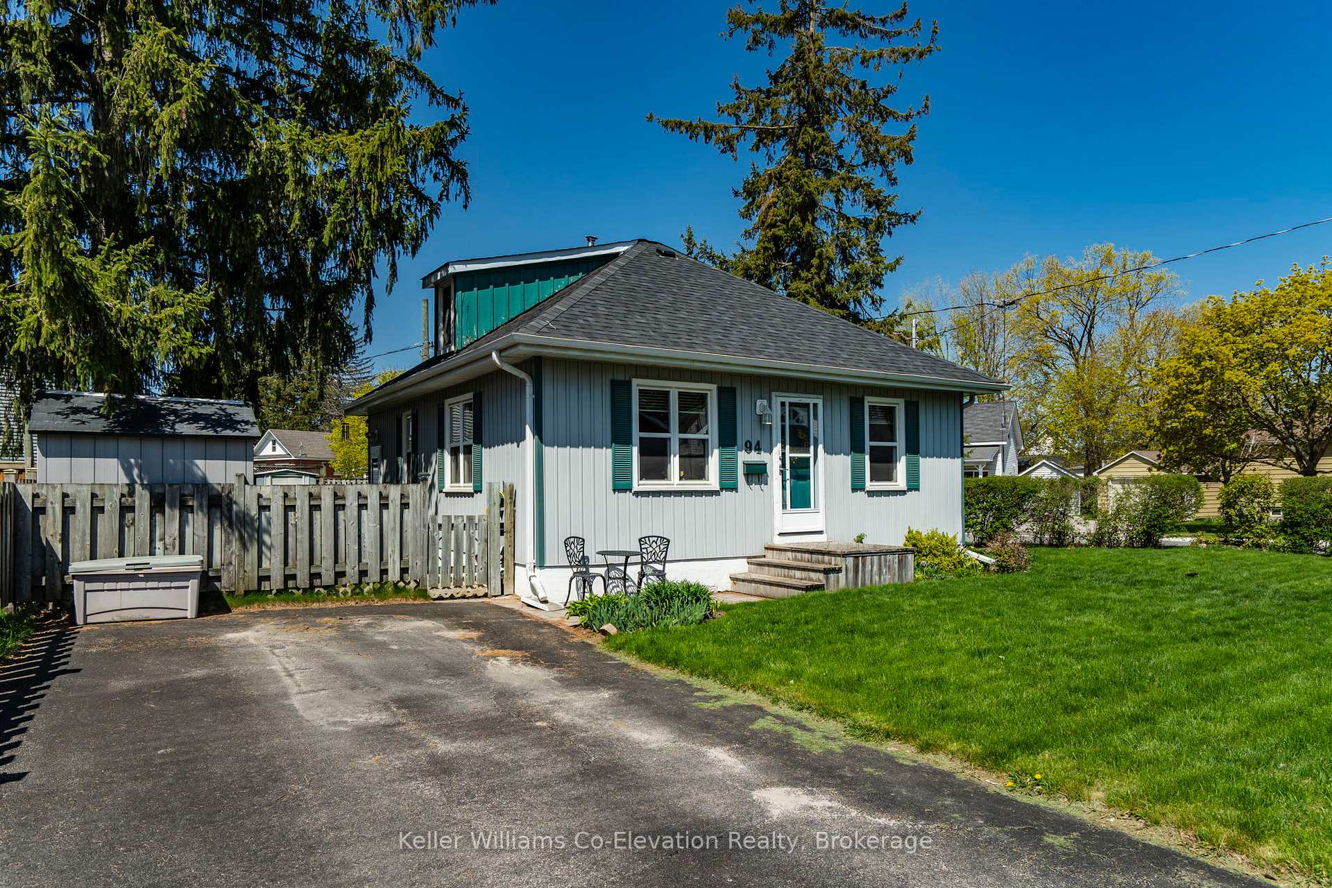 Photo 3 of 94 Innisfil Street, Barrie, Sanford — HOMEH