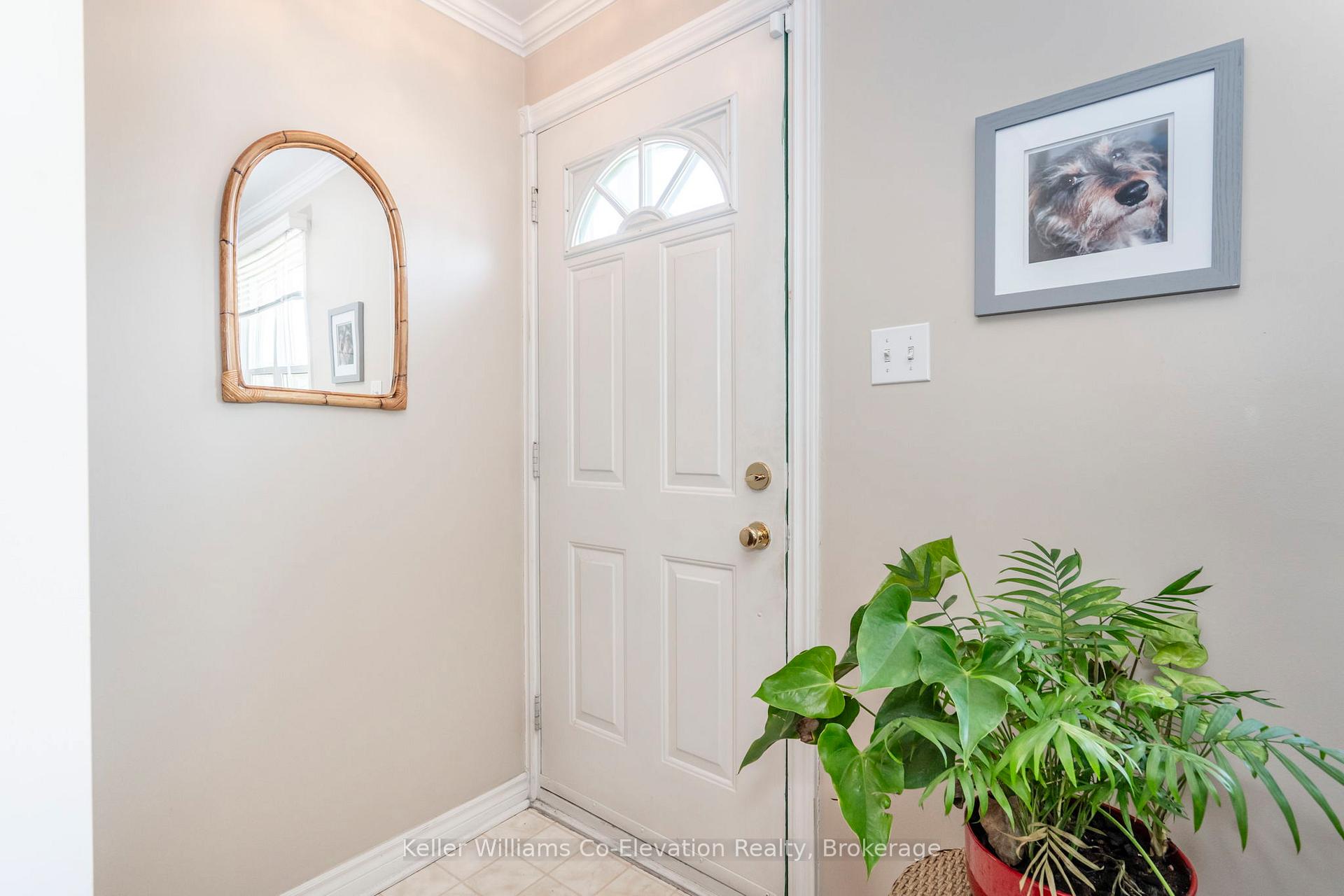 Photo 6 of 94 Innisfil Street, Barrie, Sanford — HOMEH