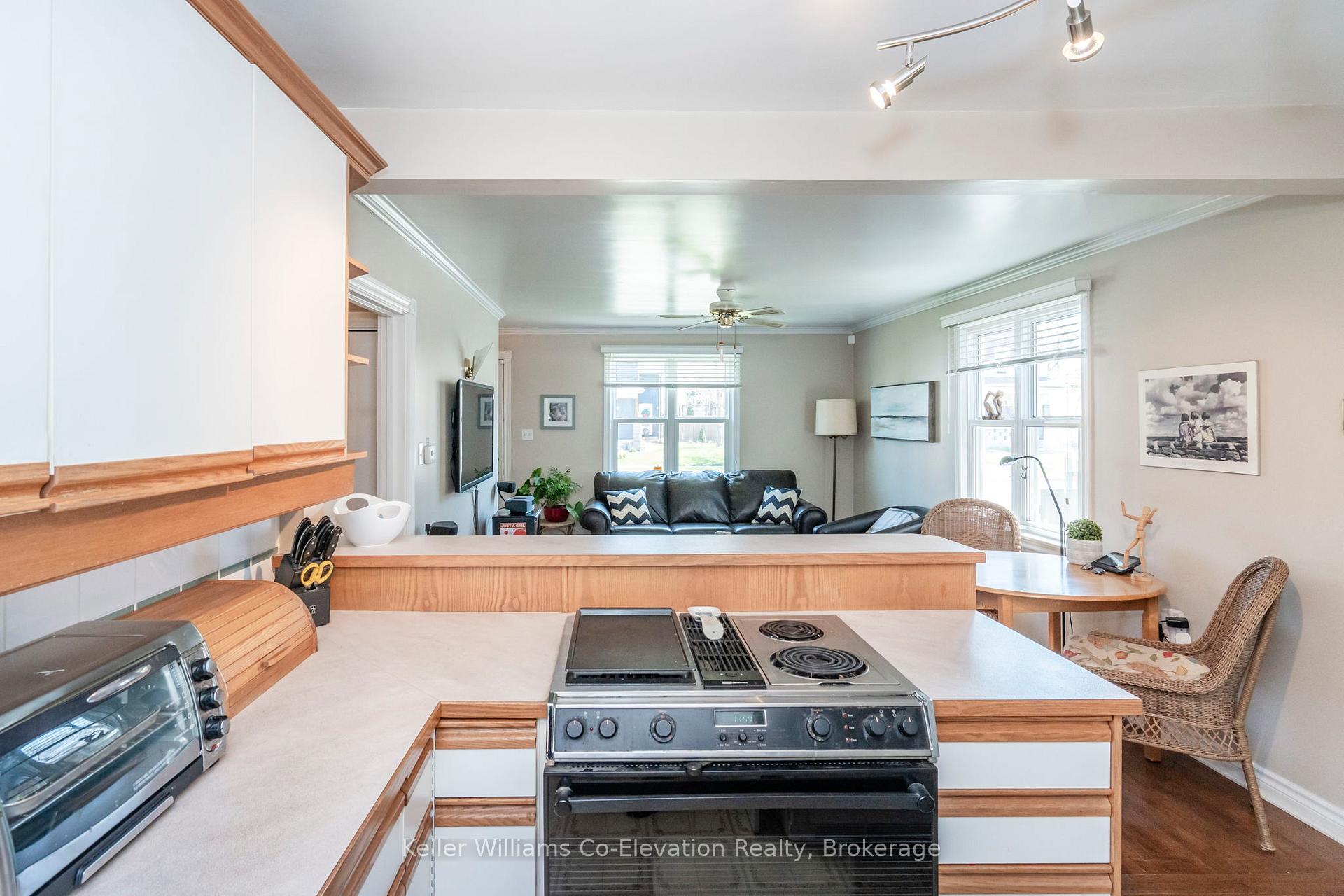 Photo 9 of 94 Innisfil Street, Barrie, Sanford — HOMEH