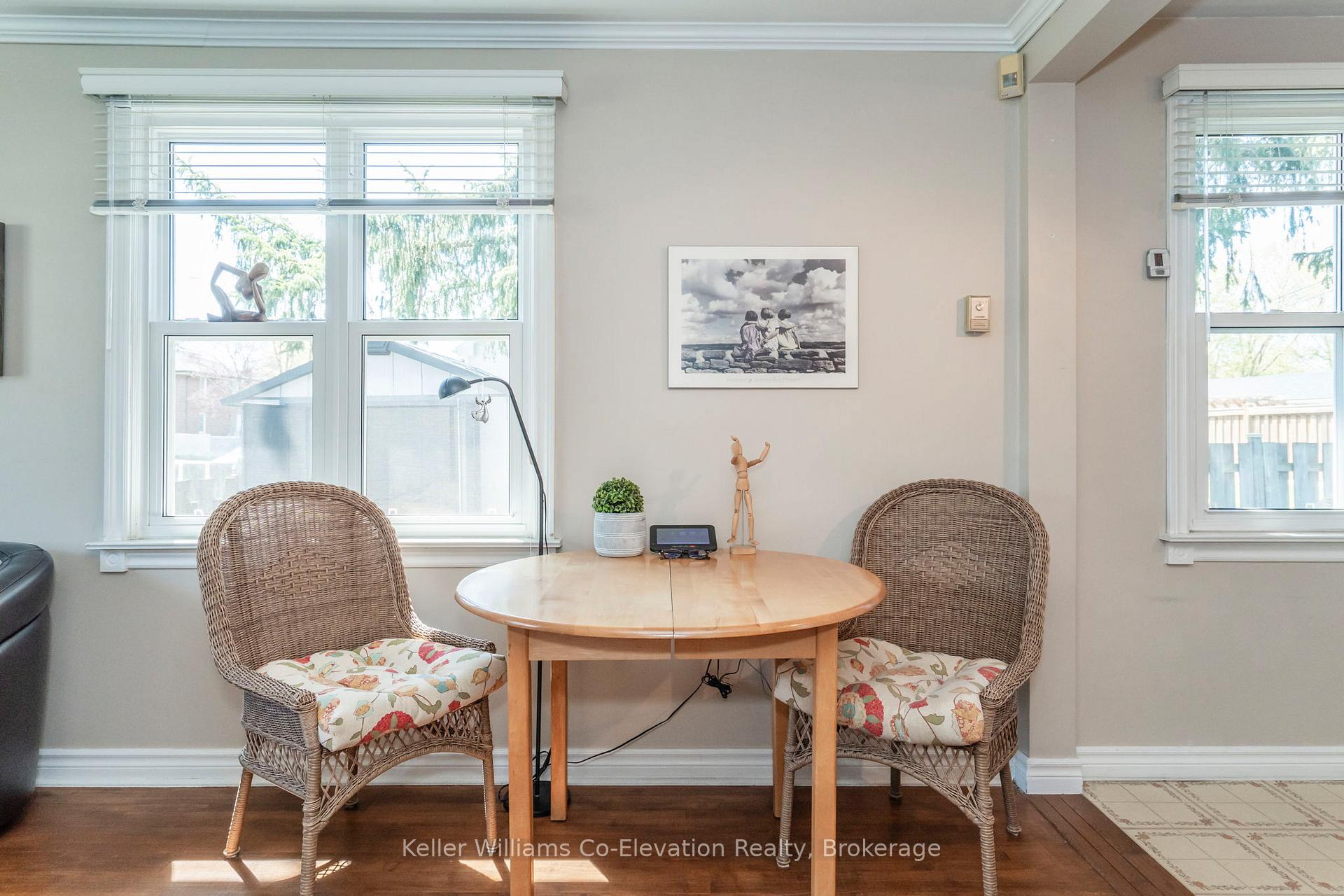 Photo 10 of 94 Innisfil Street, Barrie, Sanford — HOMEH
