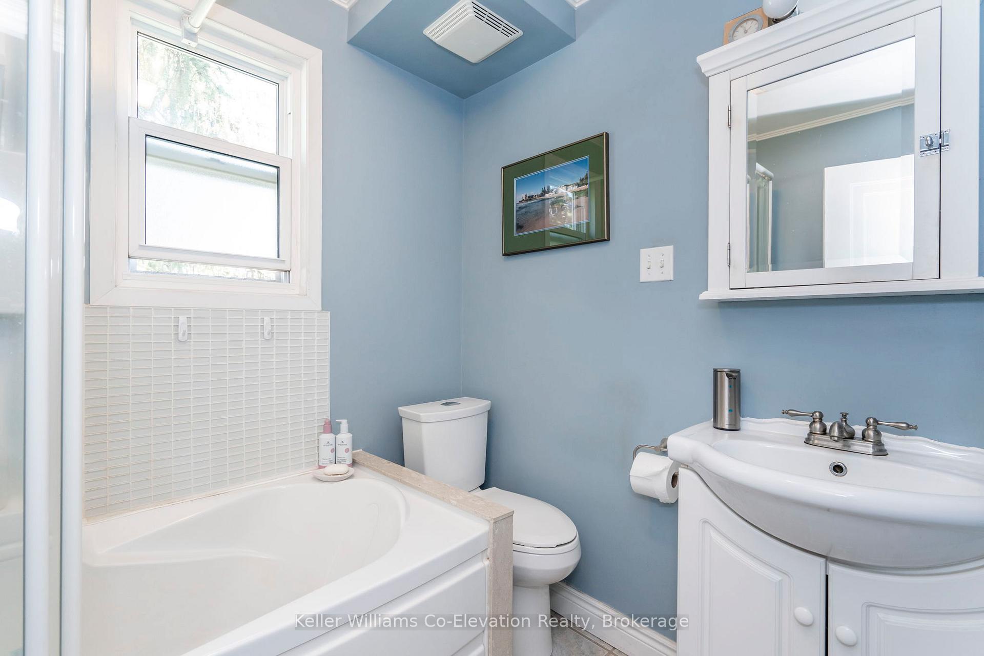 Photo 19 of 94 Innisfil Street, Barrie, Sanford — HOMEH