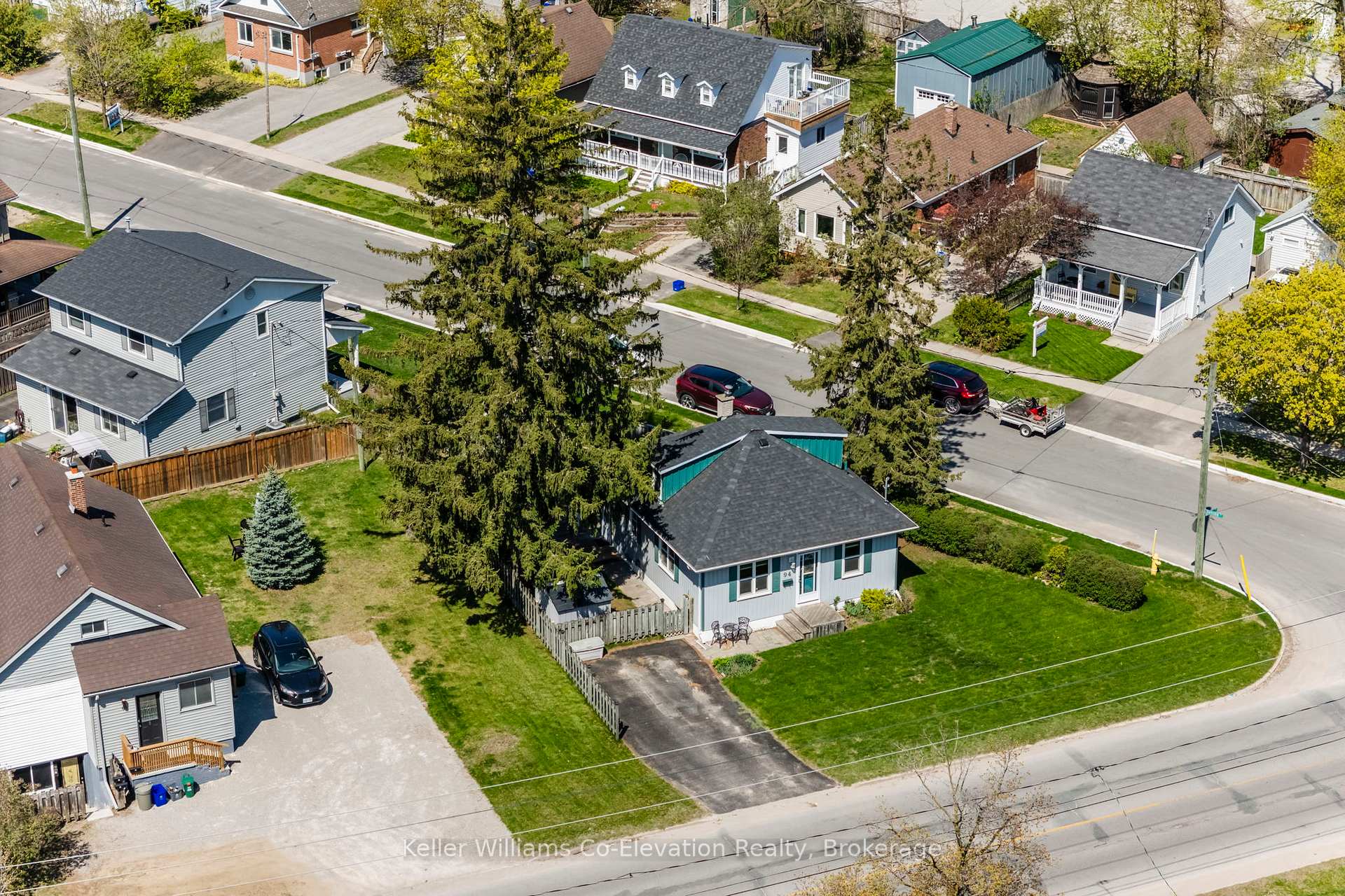 Photo 38 of 94 Innisfil Street, Barrie, Sanford — HOMEH