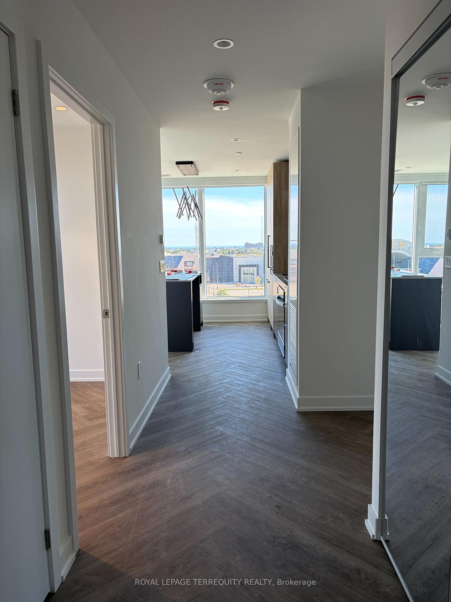 Photo 4 of Unit 402, 1037 The Queensway, Etobicoke, Islington-City Centre West — HOMEH