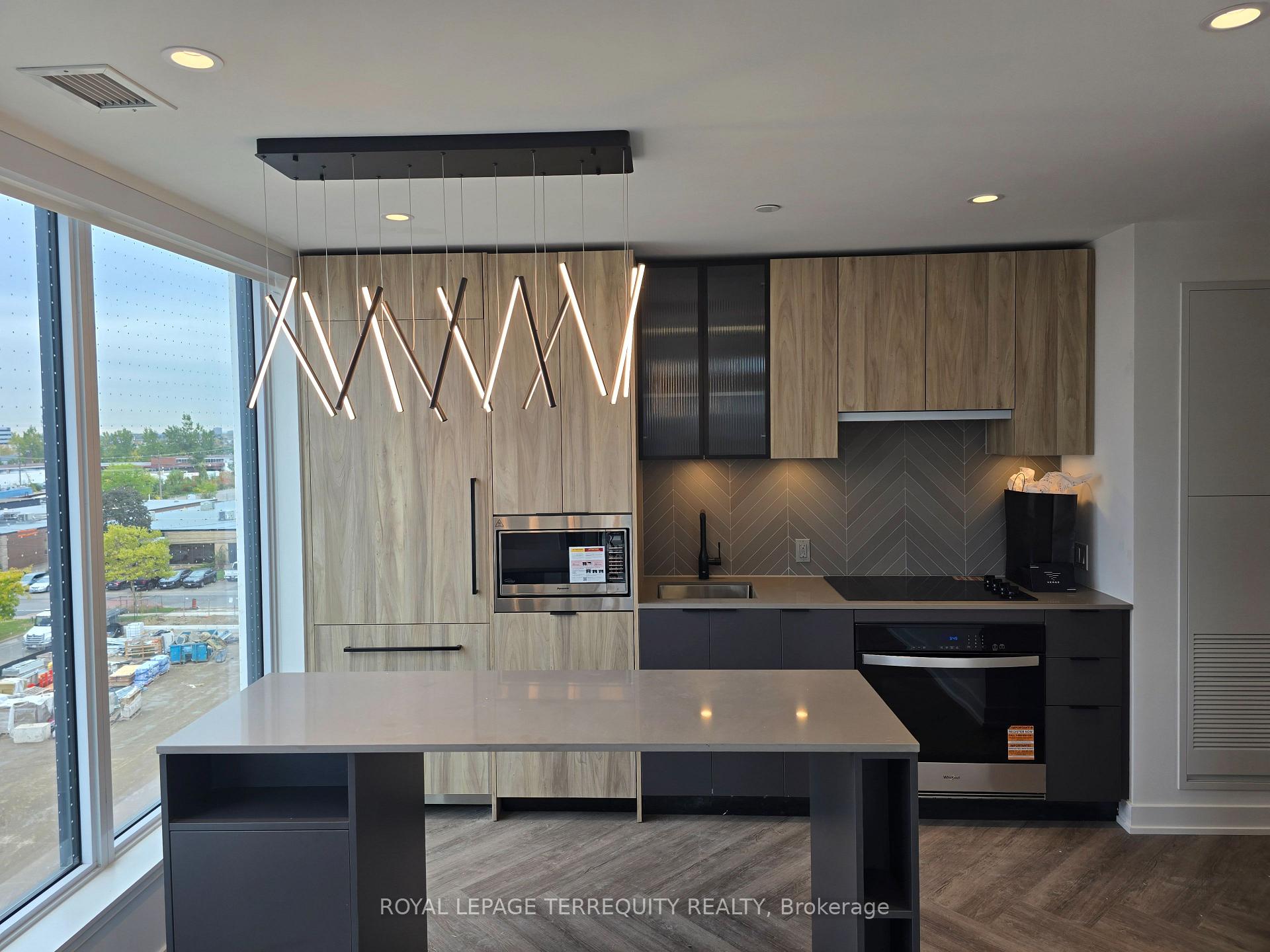 Photo 8 of Unit 402, 1037 The Queensway, Etobicoke, Islington-City Centre West — HOMEH
