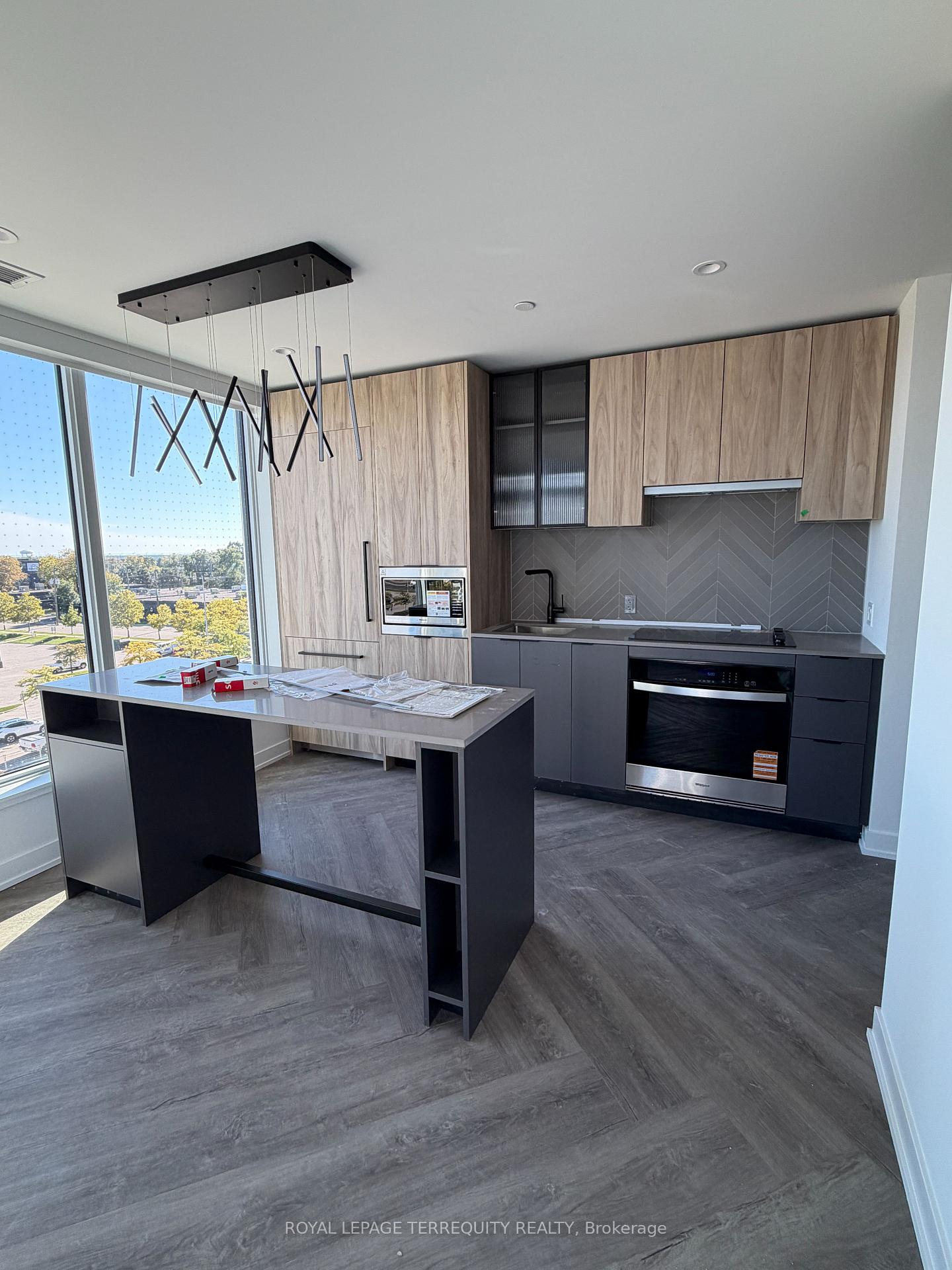 Photo 9 of Unit 402, 1037 The Queensway, Etobicoke, Islington-City Centre West — HOMEH