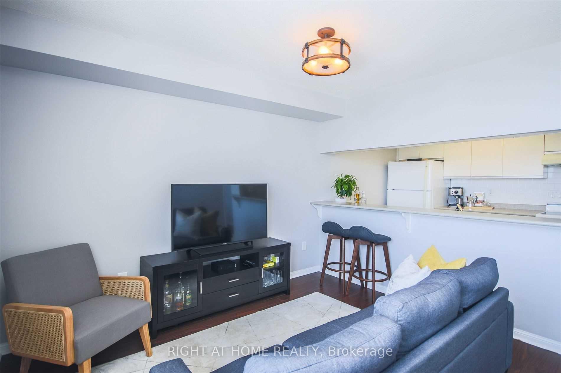Photo 3 of Unit 2207, 101 Subway Crescent, Etobicoke, Islington-City Centre West — HOMEH