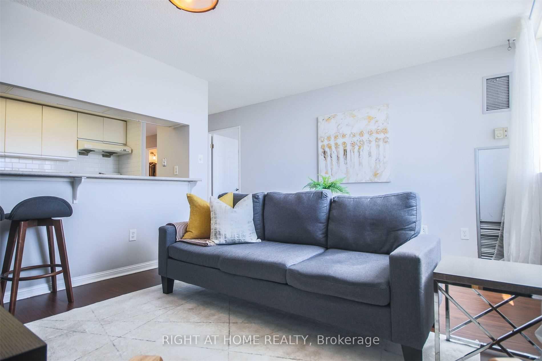 Photo 4 of Unit 2207, 101 Subway Crescent, Etobicoke, Islington-City Centre West — HOMEH