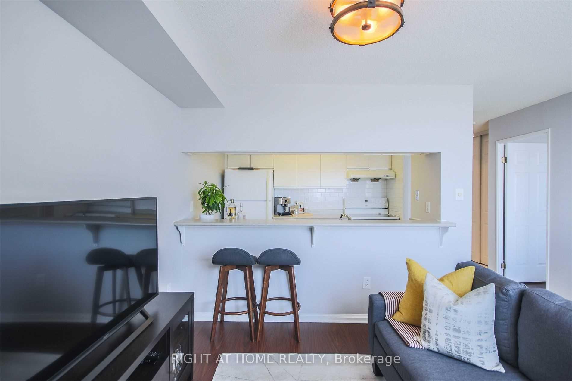 Photo 7 of Unit 2207, 101 Subway Crescent, Etobicoke, Islington-City Centre West — HOMEH