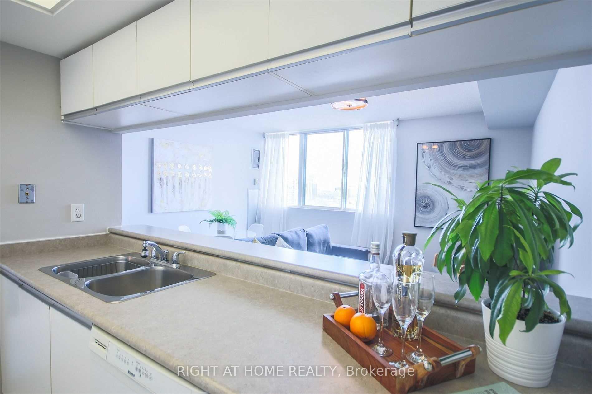 Photo 11 of Unit 2207, 101 Subway Crescent, Etobicoke, Islington-City Centre West — HOMEH