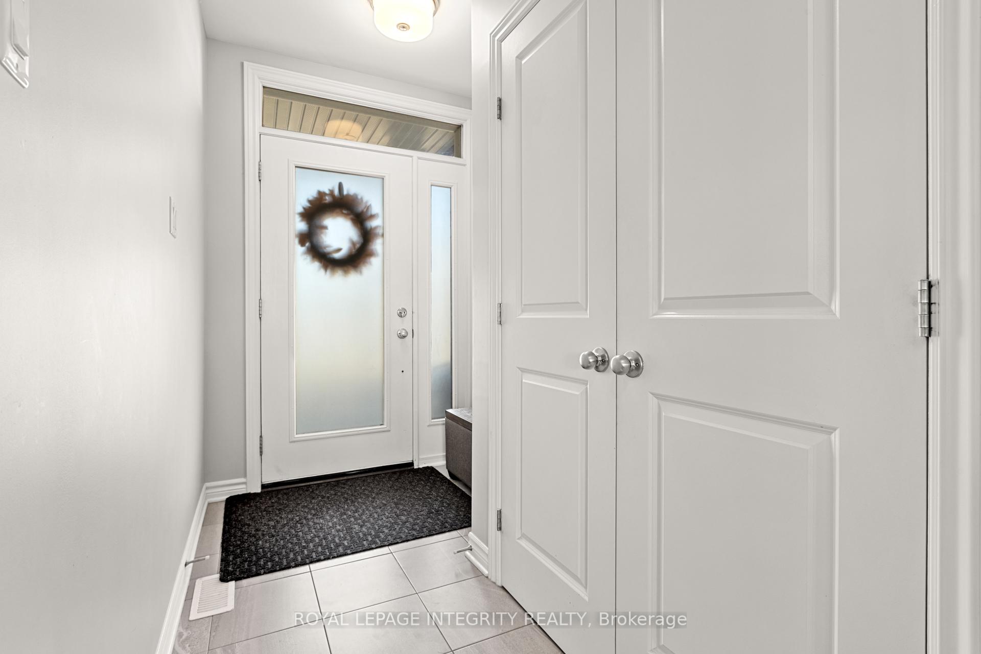 Photo 3 of 526 Jackdaw Avenue, Ottawa, Barrhaven - Half Moon Bay — HOMEH