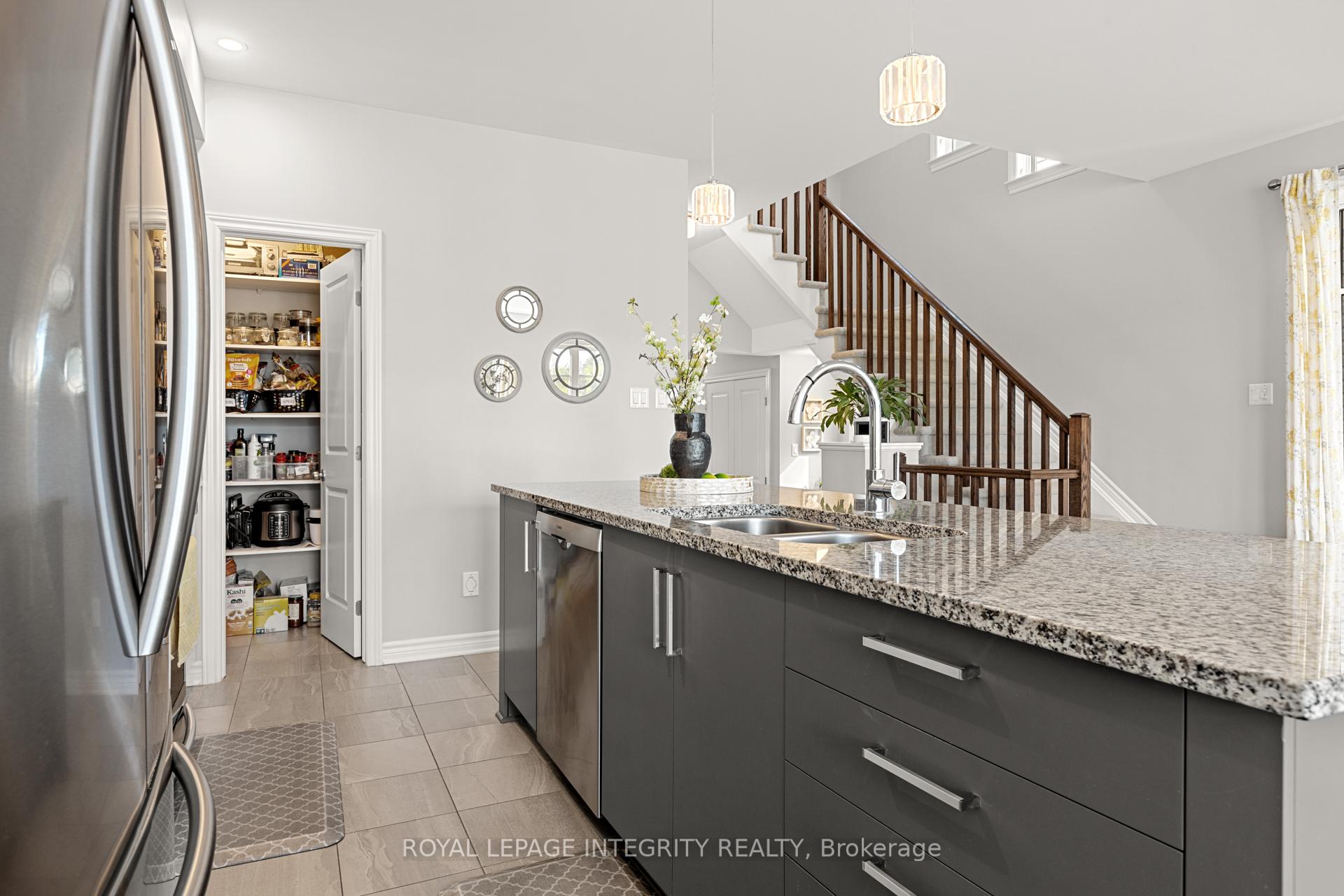 Photo 9 of 526 Jackdaw Avenue, Ottawa, Barrhaven - Half Moon Bay — HOMEH