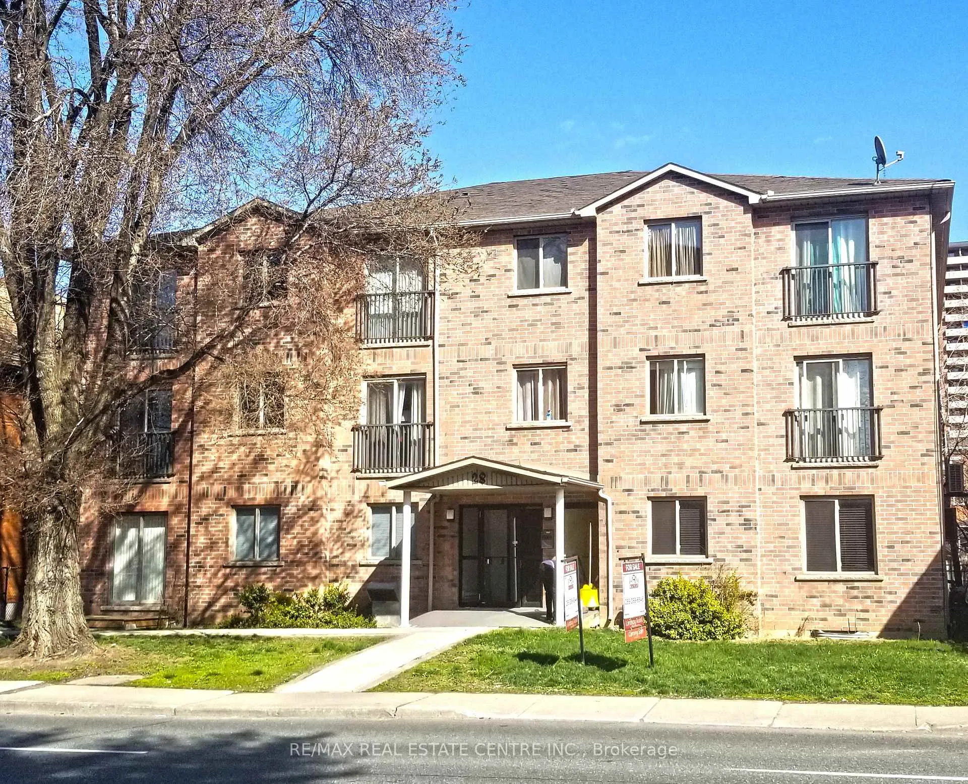 Photo 2 of Unit 310, 28 Victoria Avenue, Hamilton, Landsdale — HOMEH