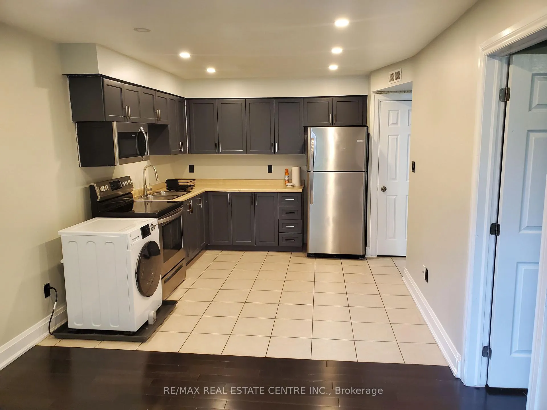 Photo 4 of Unit 310, 28 Victoria Avenue, Hamilton, Landsdale — HOMEH