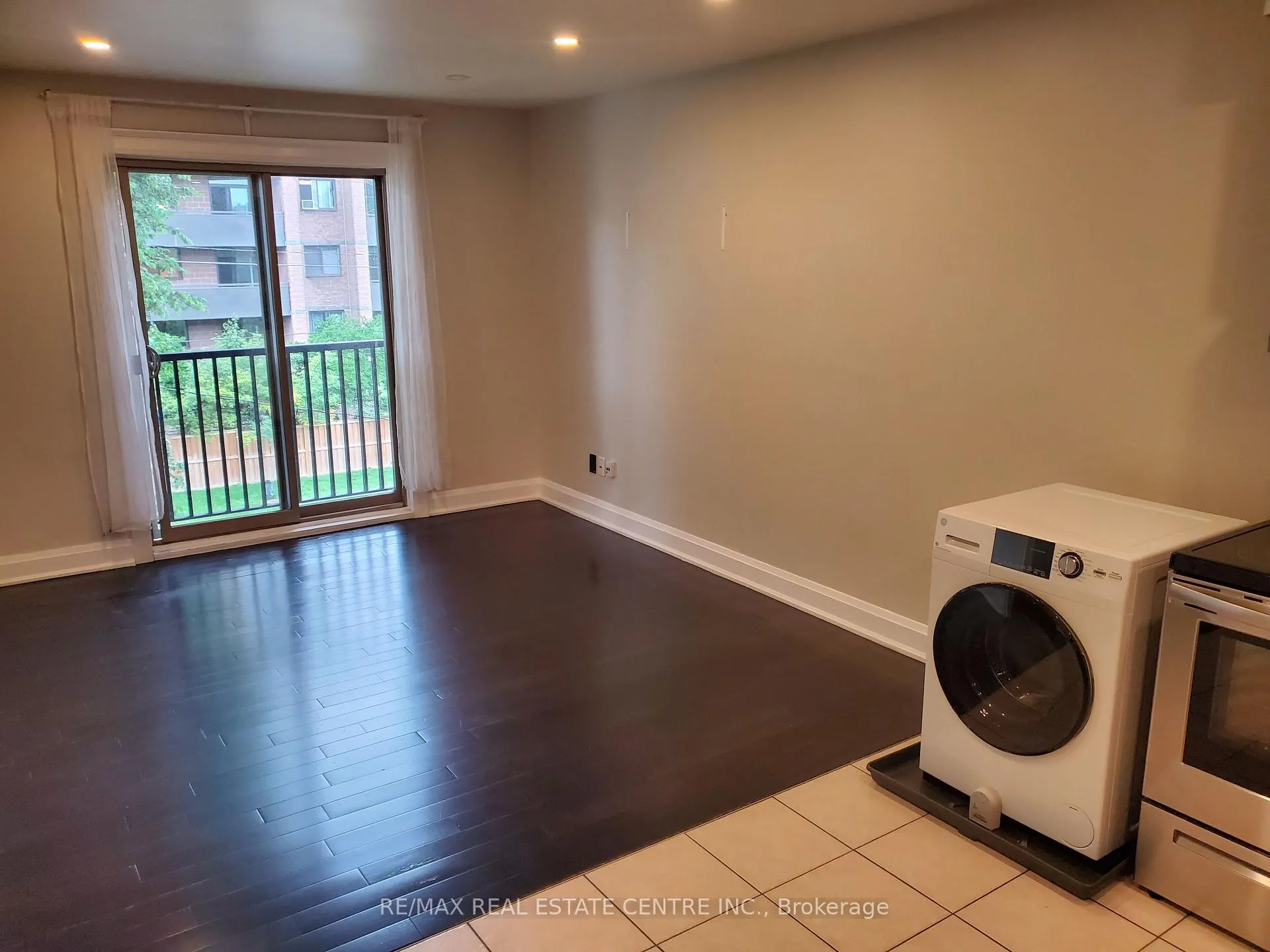 Photo 8 of Unit 310, 28 Victoria Avenue, Hamilton, Landsdale — HOMEH