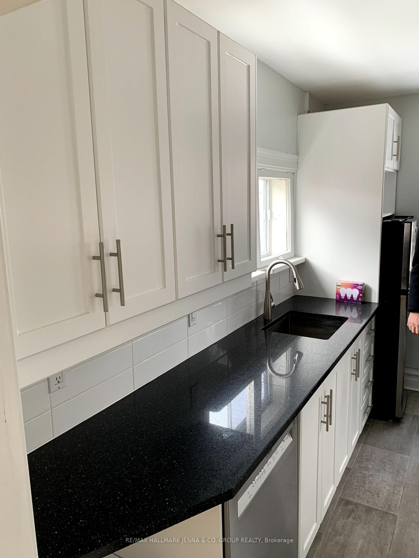 Photo 9 of Unit 2, 149 First Avenue, Ottawa, Glebe — HOMEH