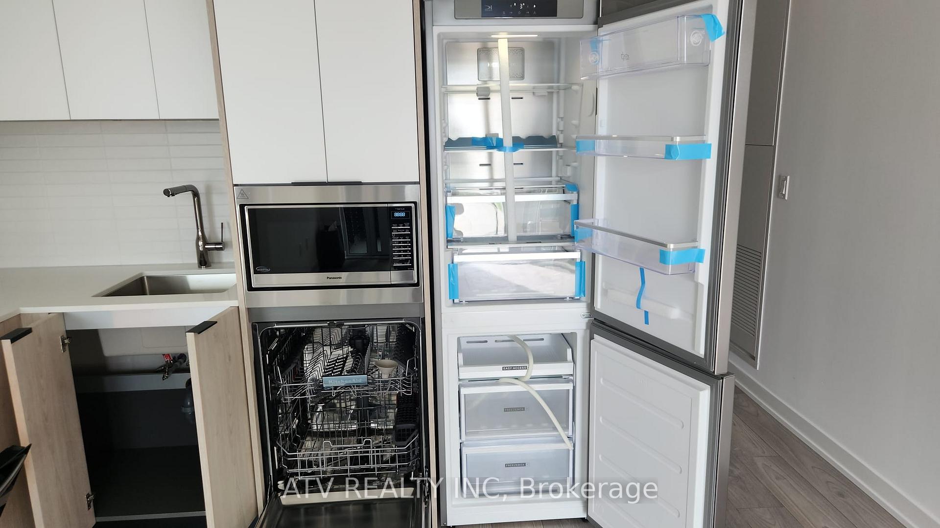 Photo 9 of Unit 417, 1007 The Queensway, Etobicoke, Islington-City Centre West — HOMEH