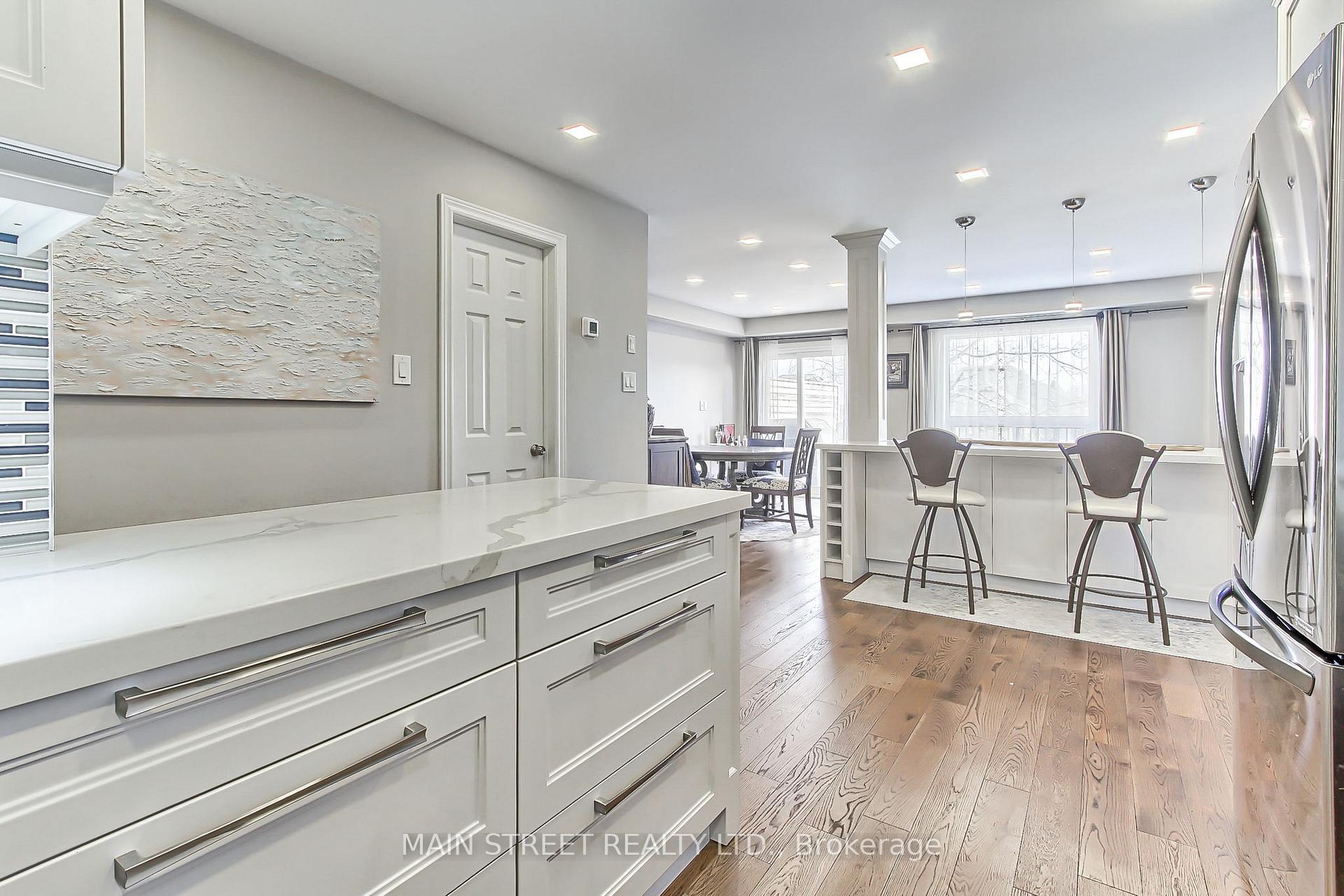 Photo 8 of 161 Primeau Drive, Aurora, Aurora Grove — HOMEH