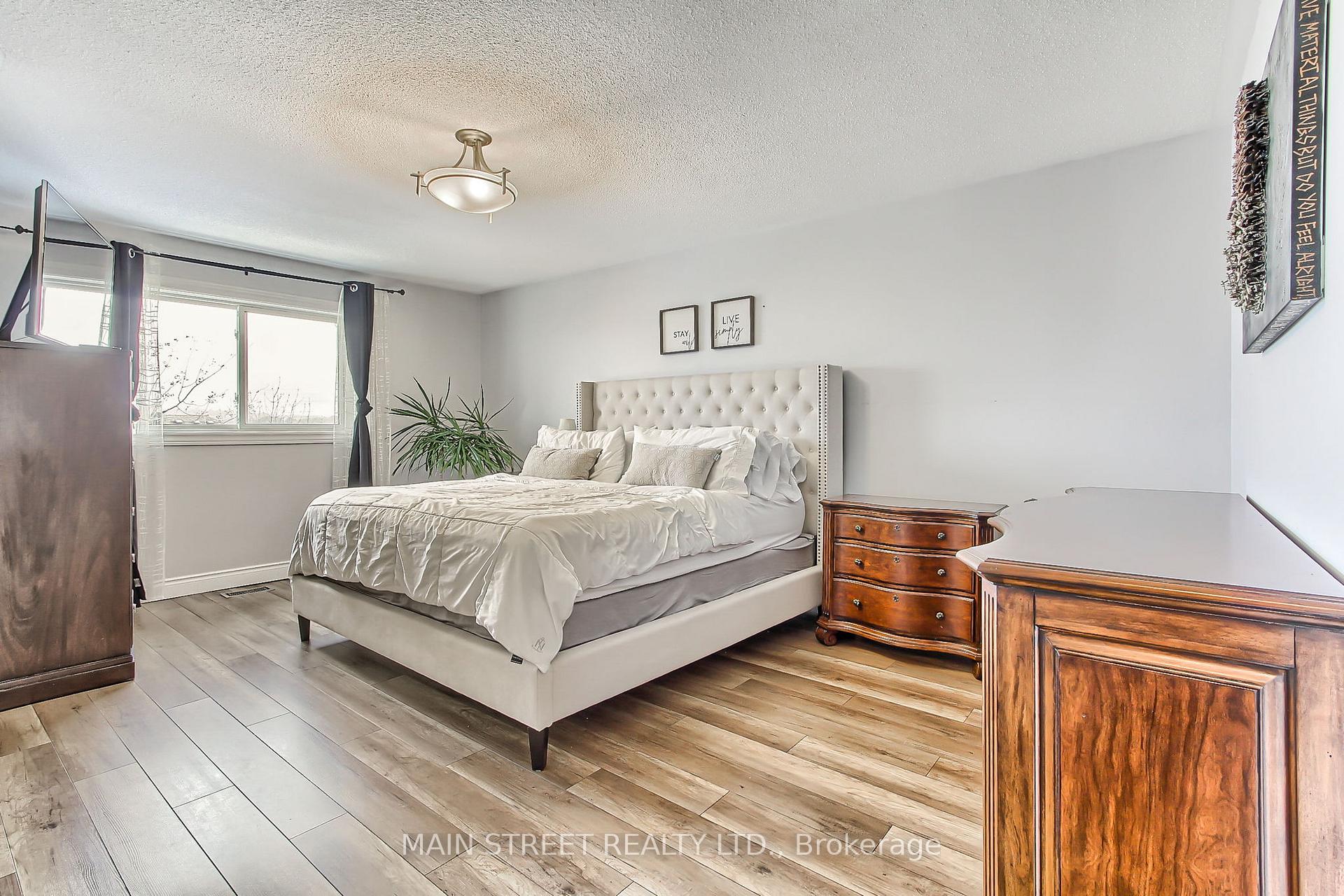 Photo 19 of 161 Primeau Drive, Aurora, Aurora Grove — HOMEH