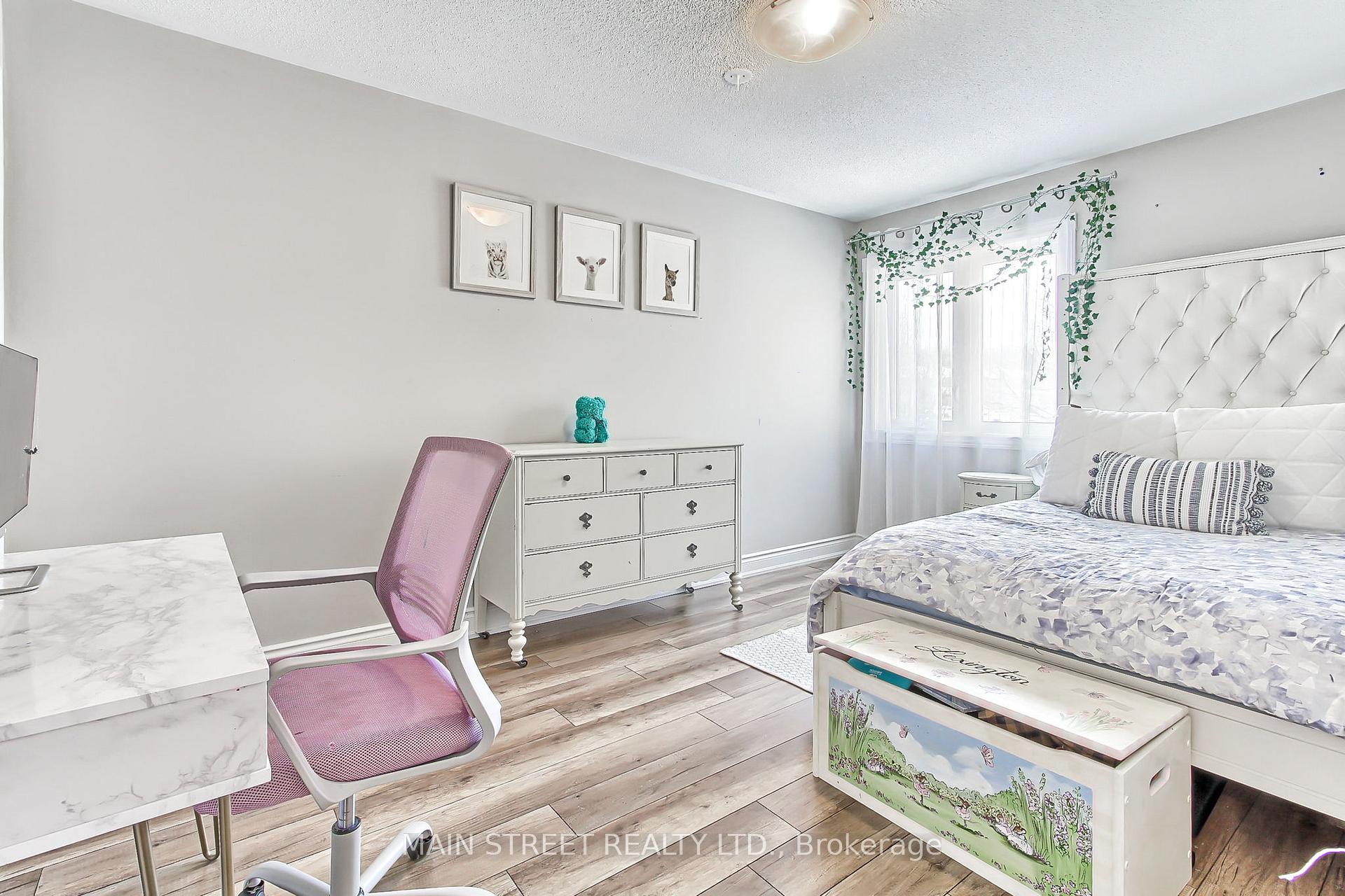 Photo 23 of 161 Primeau Drive, Aurora, Aurora Grove — HOMEH