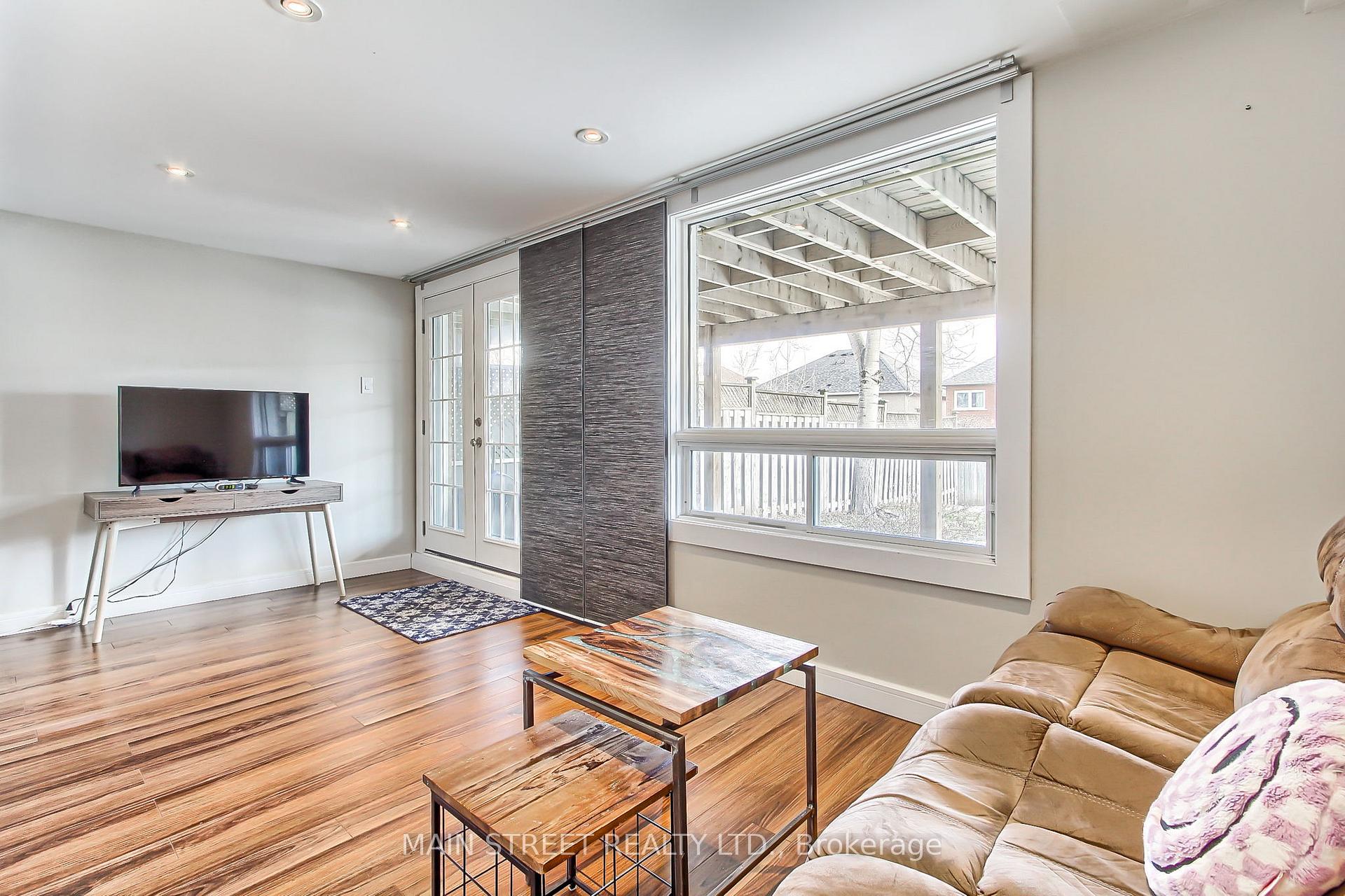 Photo 27 of 161 Primeau Drive, Aurora, Aurora Grove — HOMEH