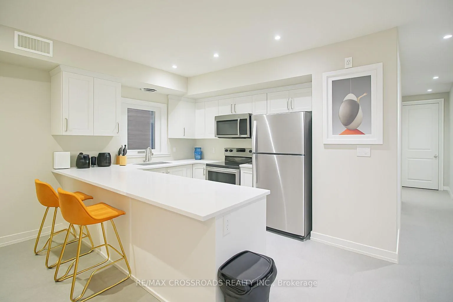 Photo 3 of Unit 404, 233 Watson Avenue, Windsor — HOMEH