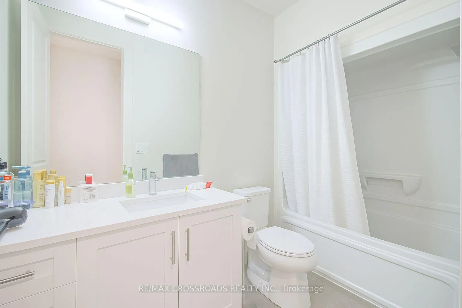 Photo 6 of Unit 404, 233 Watson Avenue, Windsor — HOMEH