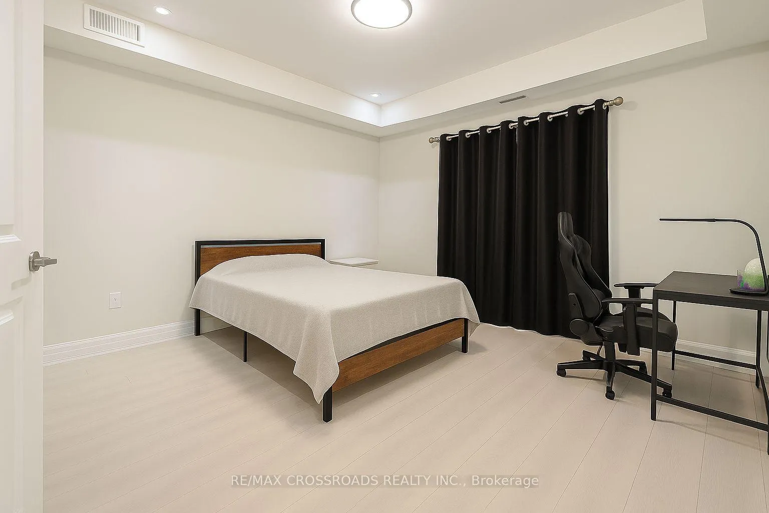 Photo 7 of Unit 404, 233 Watson Avenue, Windsor — HOMEH