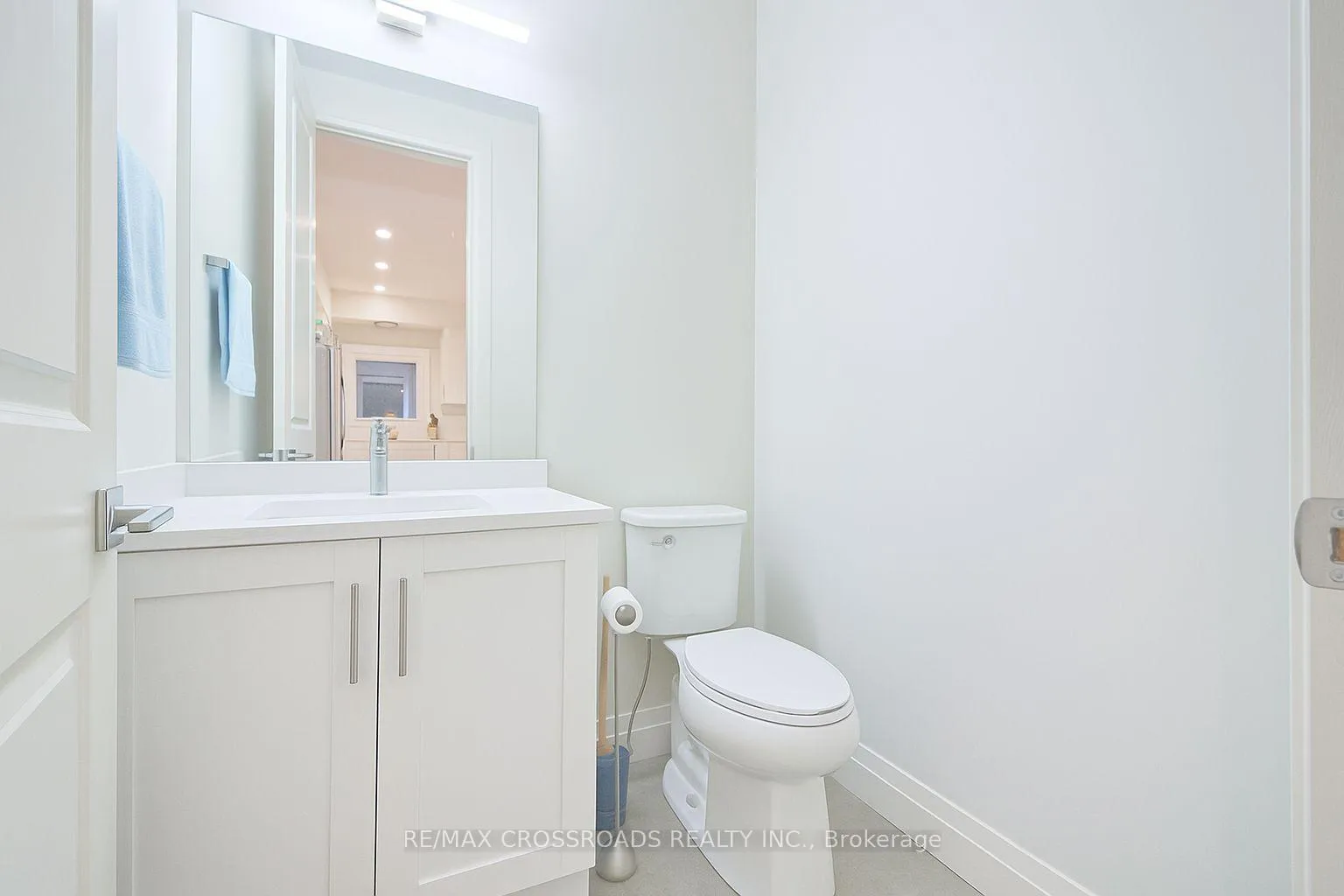 Photo 8 of Unit 404, 233 Watson Avenue, Windsor — HOMEH