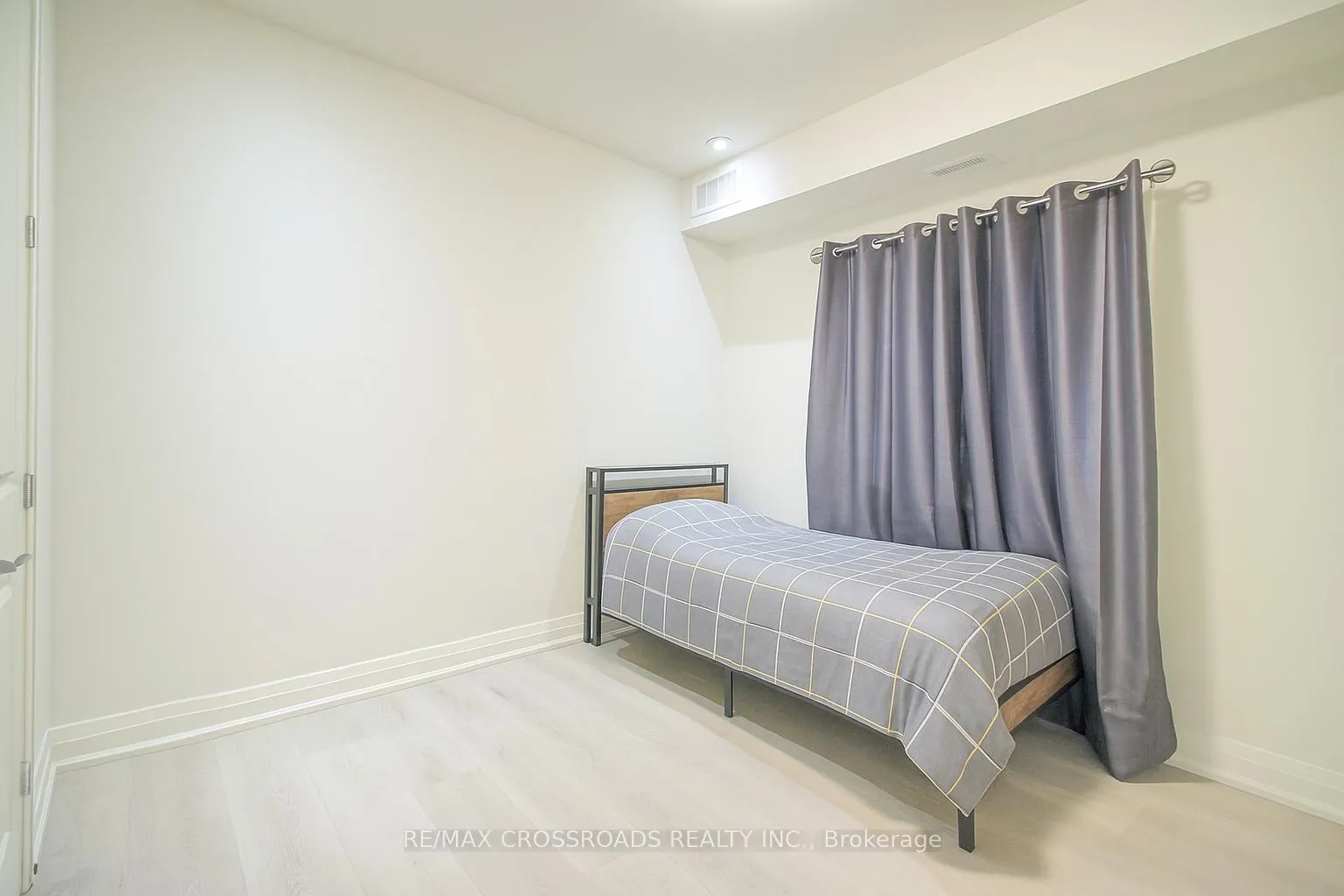 Photo 9 of Unit 404, 233 Watson Avenue, Windsor — HOMEH