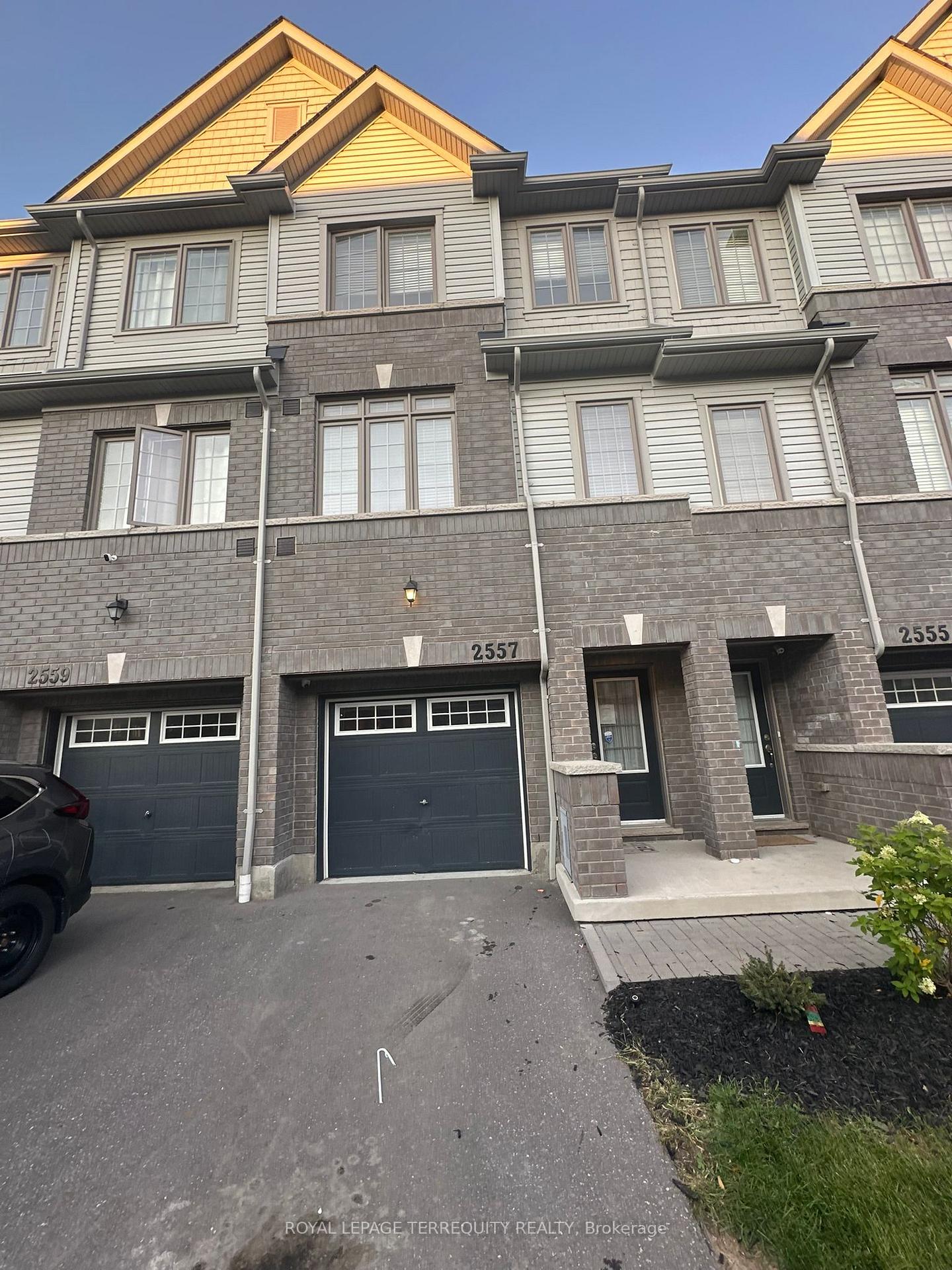 Photo 1 of Unit 118, 2557 Barbarolli Path, Oshawa, Windfields — HOMEH