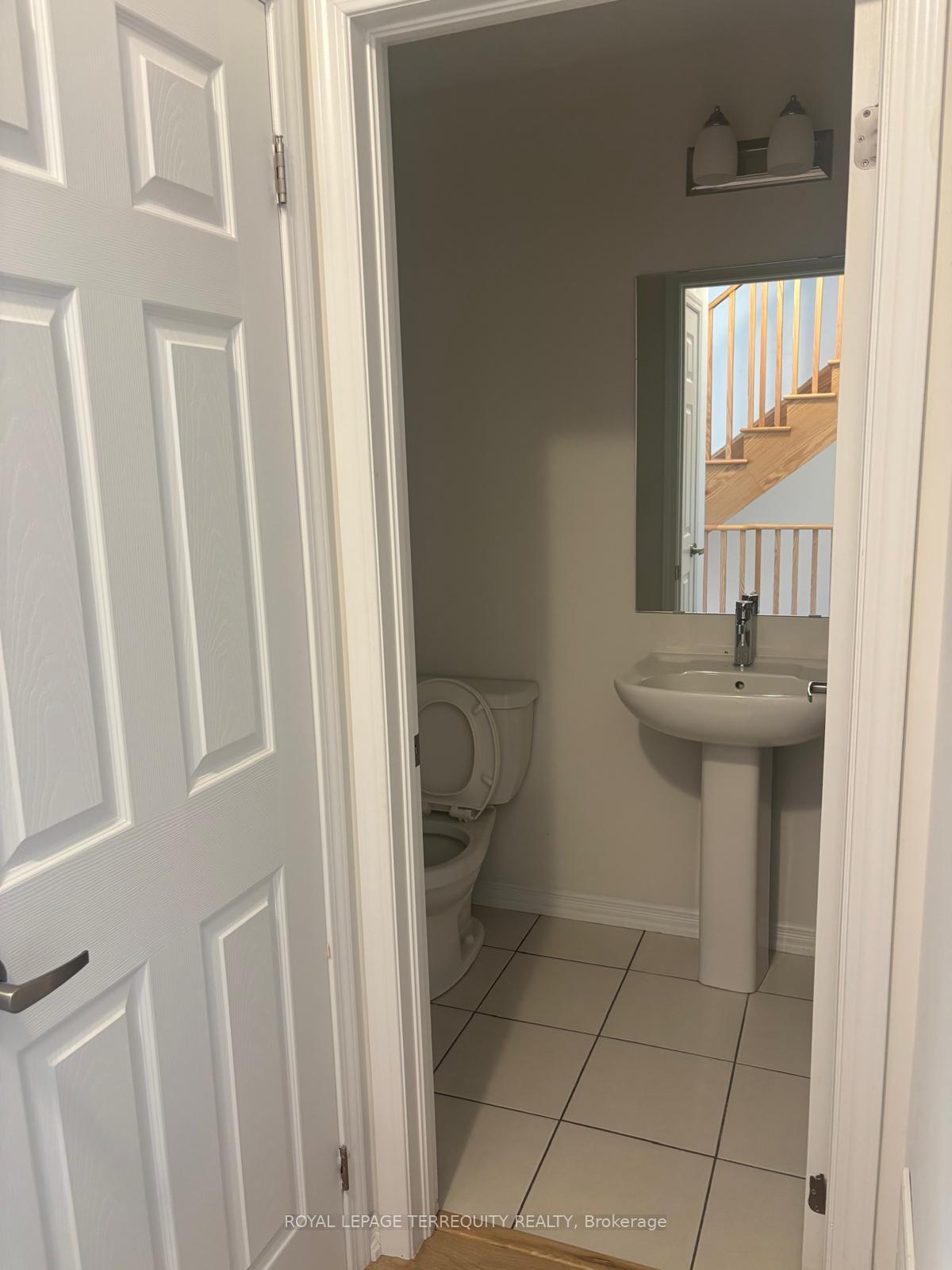 Photo 8 of Unit 118, 2557 Barbarolli Path, Oshawa, Windfields — HOMEH