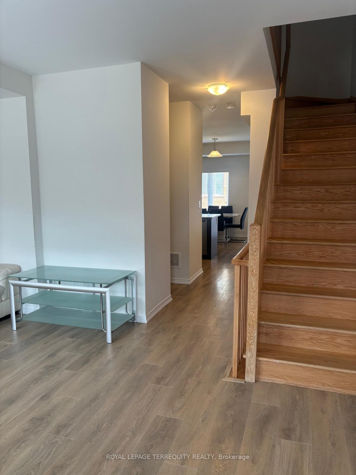 Photo 11 of Unit 118, 2557 Barbarolli Path, Oshawa, Windfields — HOMEH
