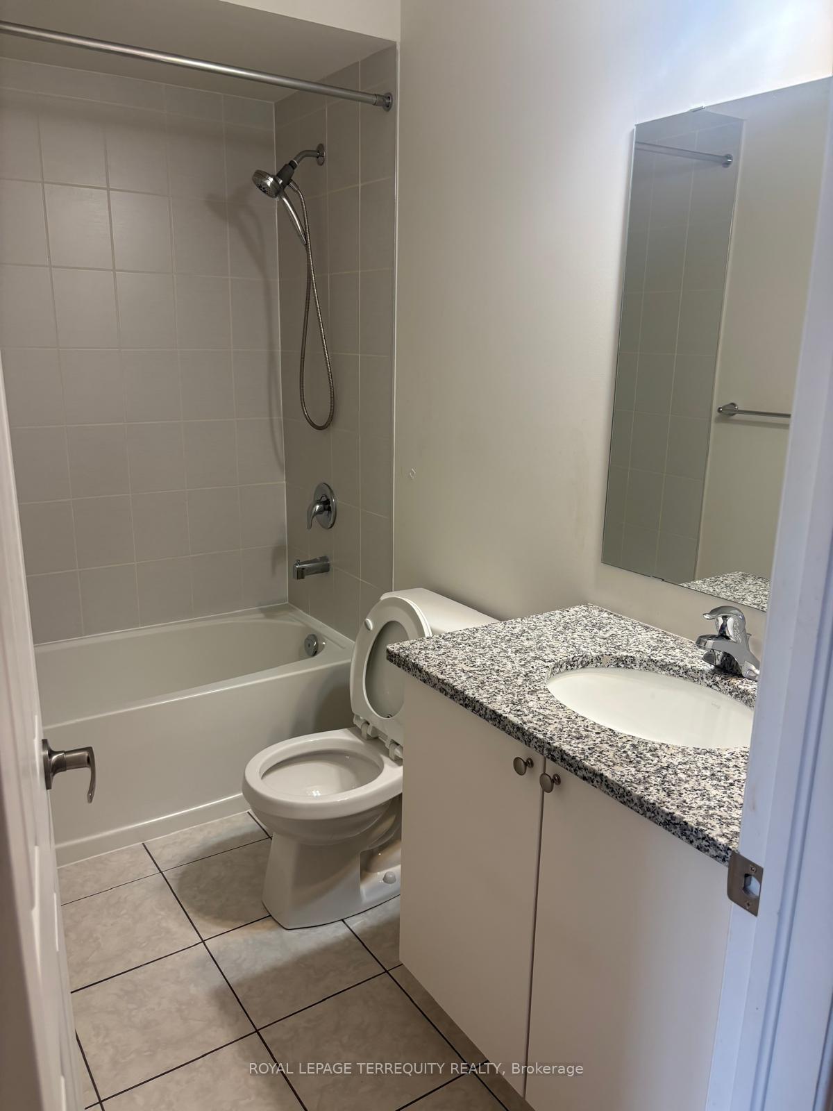 Photo 17 of Unit 118, 2557 Barbarolli Path, Oshawa, Windfields — HOMEH