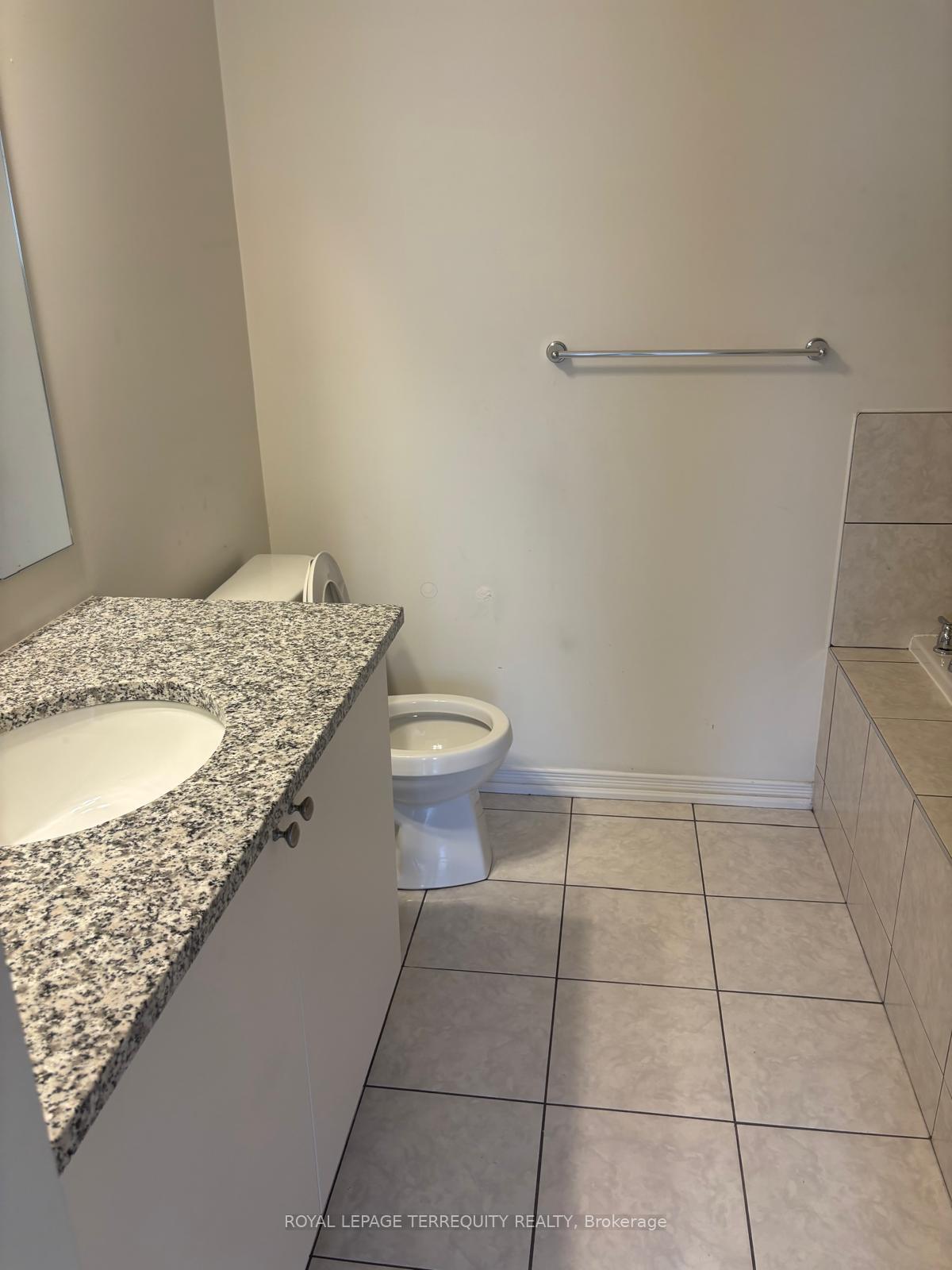 Photo 21 of Unit 118, 2557 Barbarolli Path, Oshawa, Windfields — HOMEH
