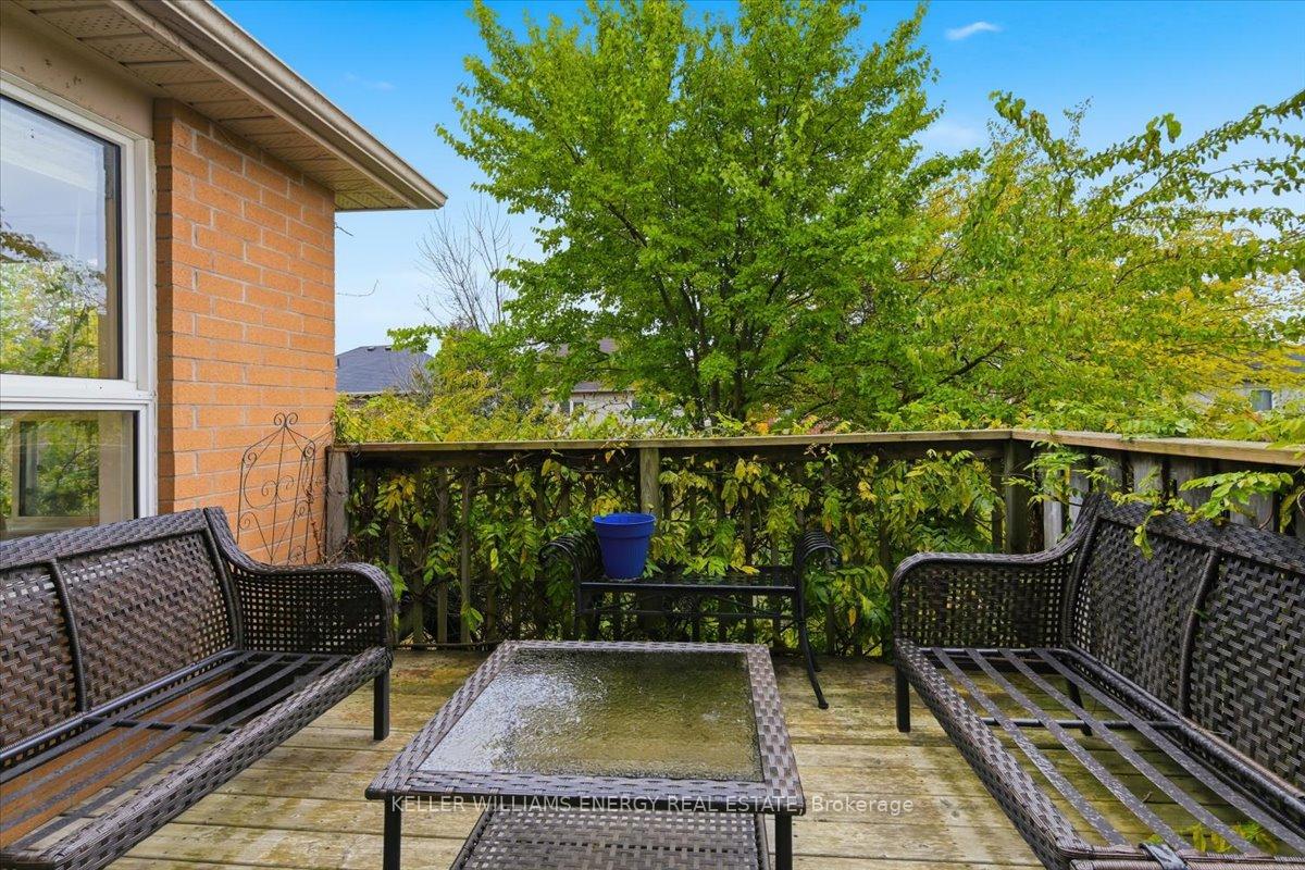 Photo 19 of 96 John Walter Crescent, Clarington, Courtice — HOMEH