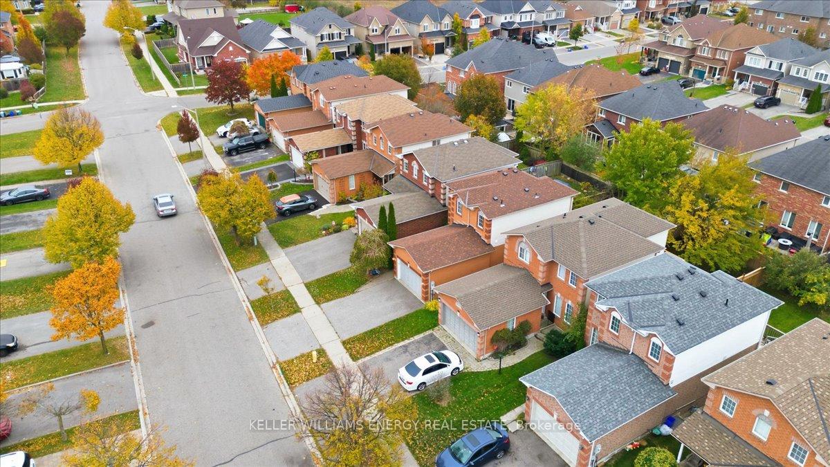 Photo 39 of 96 John Walter Crescent, Clarington, Courtice — HOMEH