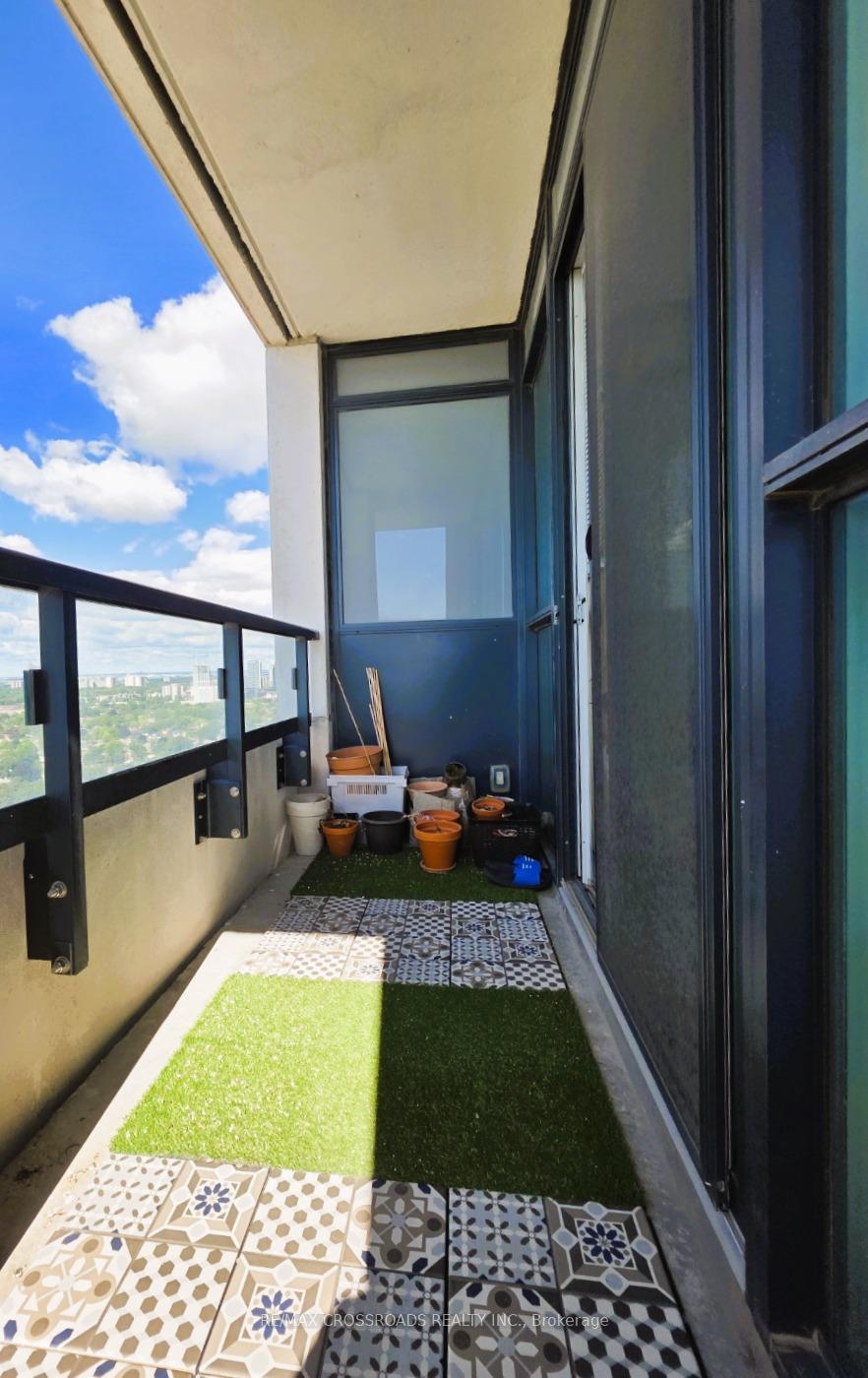 Photo 4 of Unit 2709, 20 Thomas Riley Road, Etobicoke, Islington-City Centre West — HOMEH