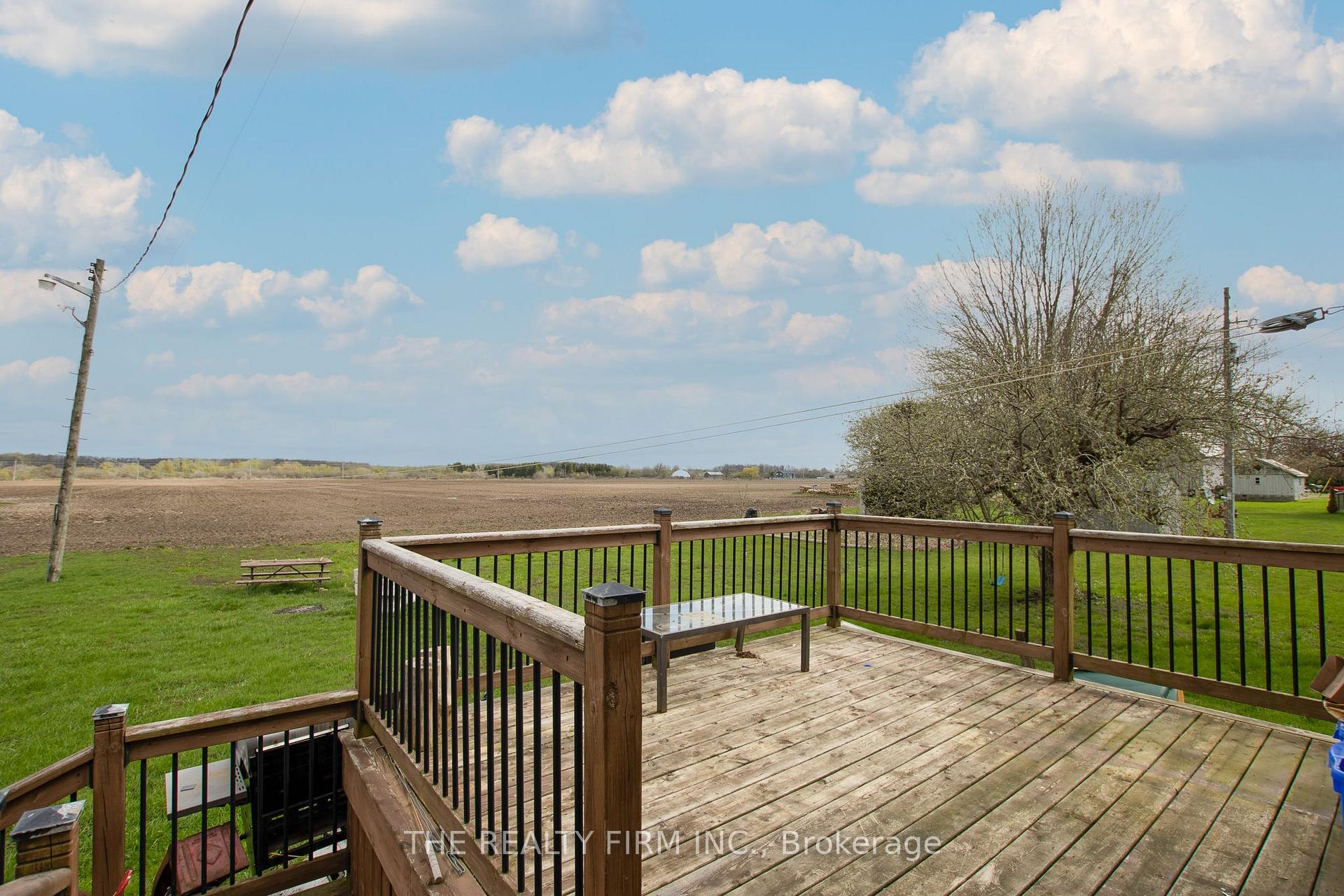 Photo 33 of 45004 Talbot Line, Central Elgin, Rural Central Elgin — HOMEH