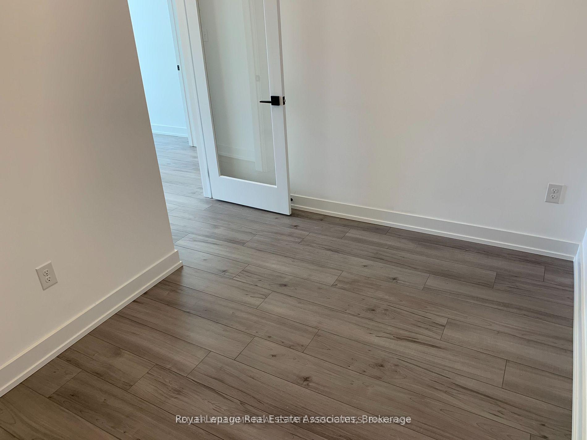 Photo 9 of Unit 406, 10 Culinary Lane, Barrie, Innis-Shore — HOMEH