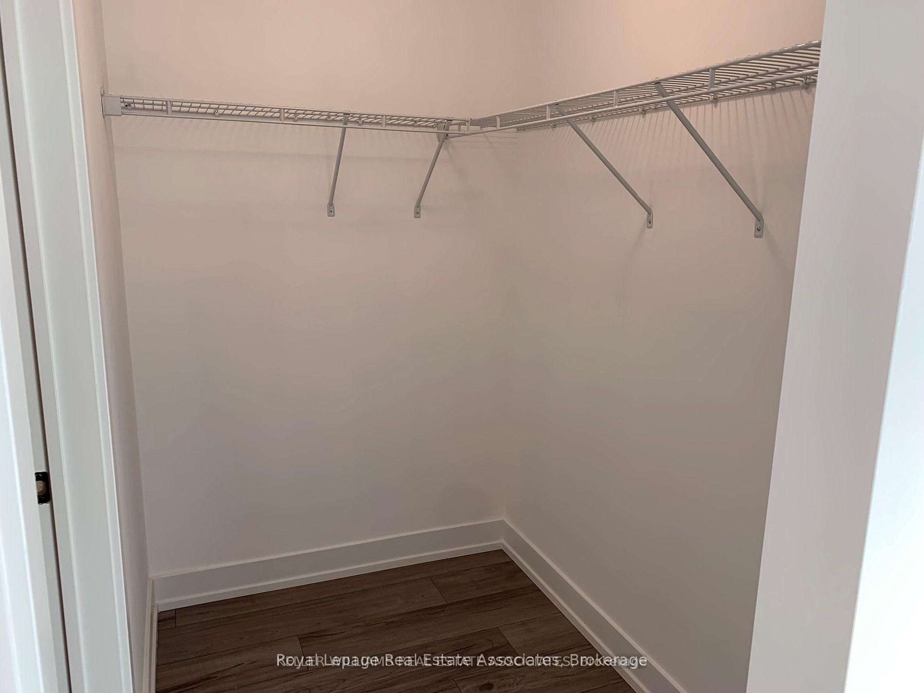 Photo 10 of Unit 406, 10 Culinary Lane, Barrie, Innis-Shore — HOMEH