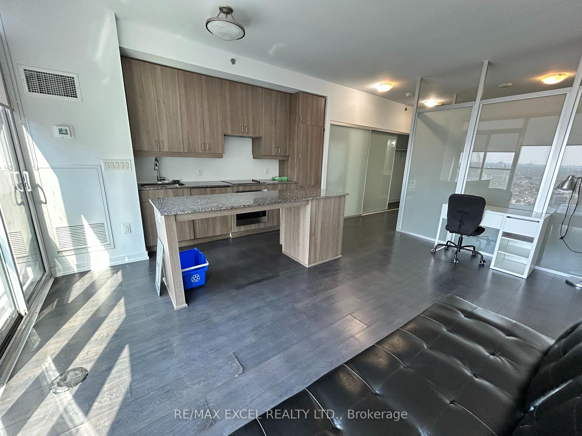 Front of Unit 3502, 426 University Avenue
