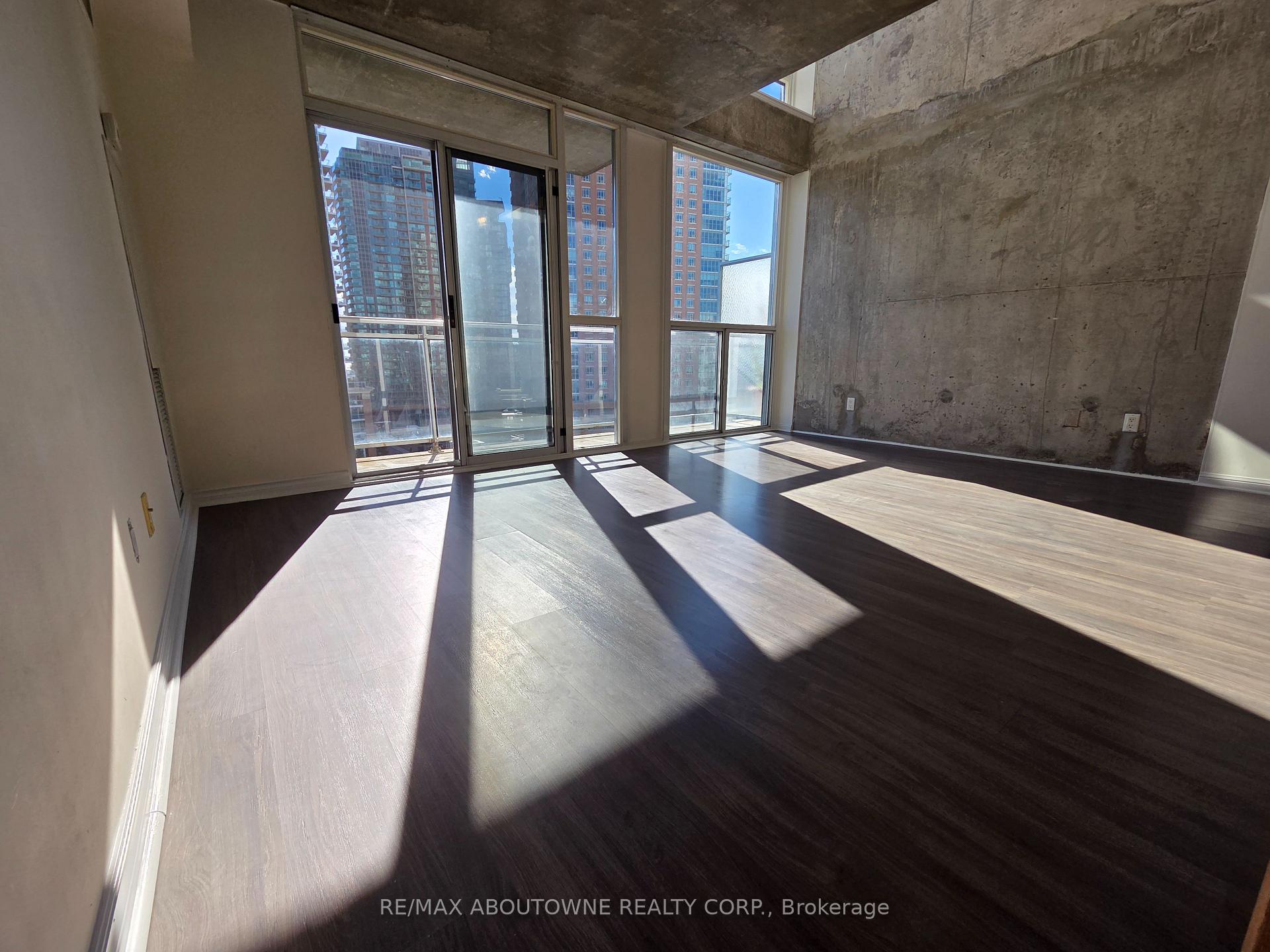 Photo 1 of Unit 1005, 1029 King Street W, Toronto, Niagara — HOMEH