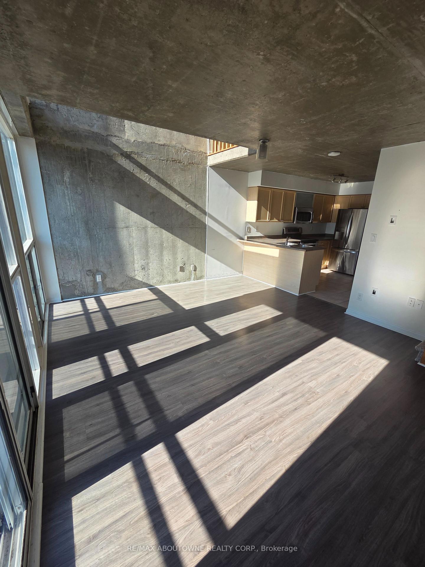 Photo 5 of Unit 1005, 1029 King Street W, Toronto, Niagara — HOMEH
