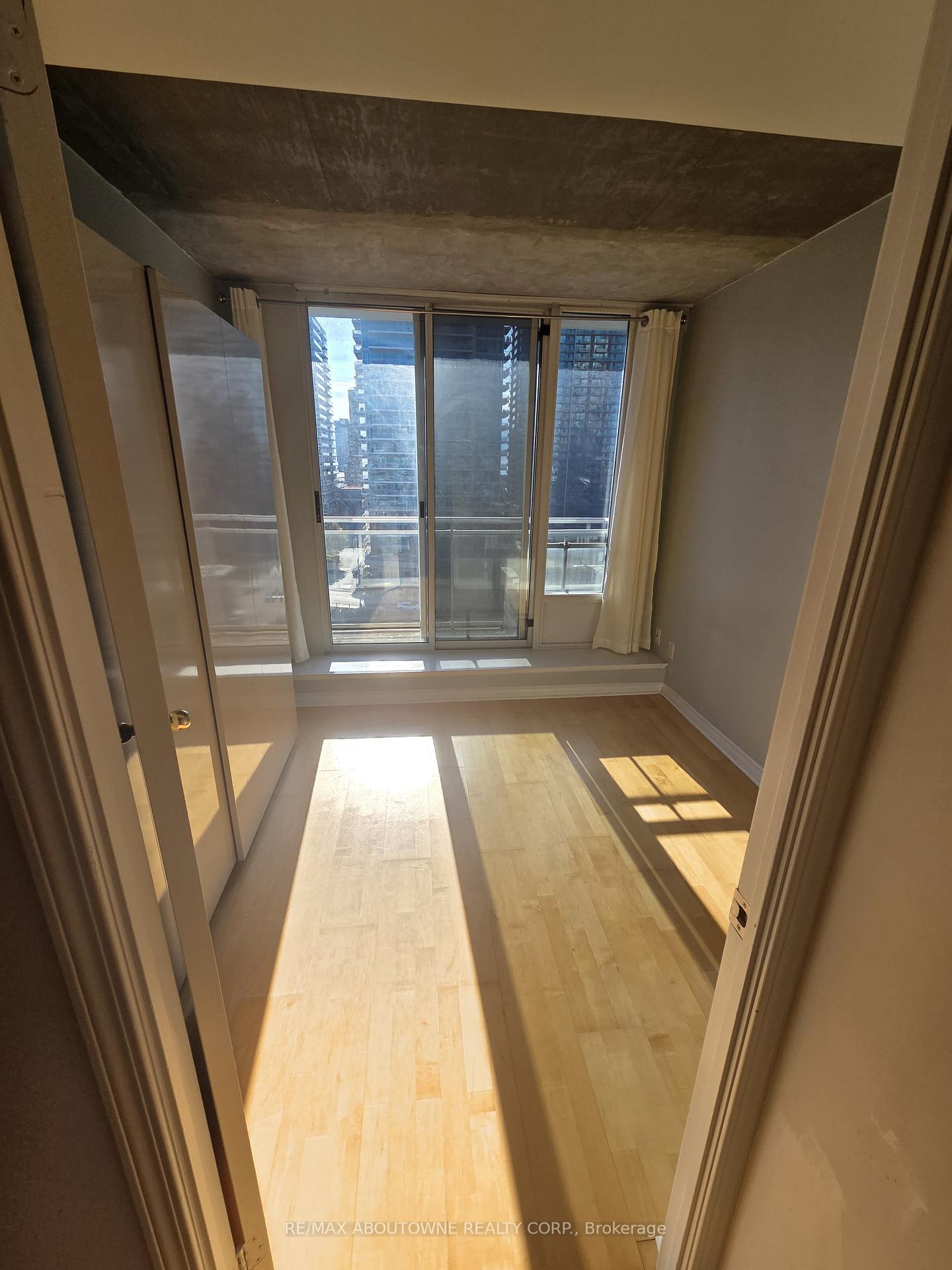 Photo 8 of Unit 1005, 1029 King Street W, Toronto, Niagara — HOMEH