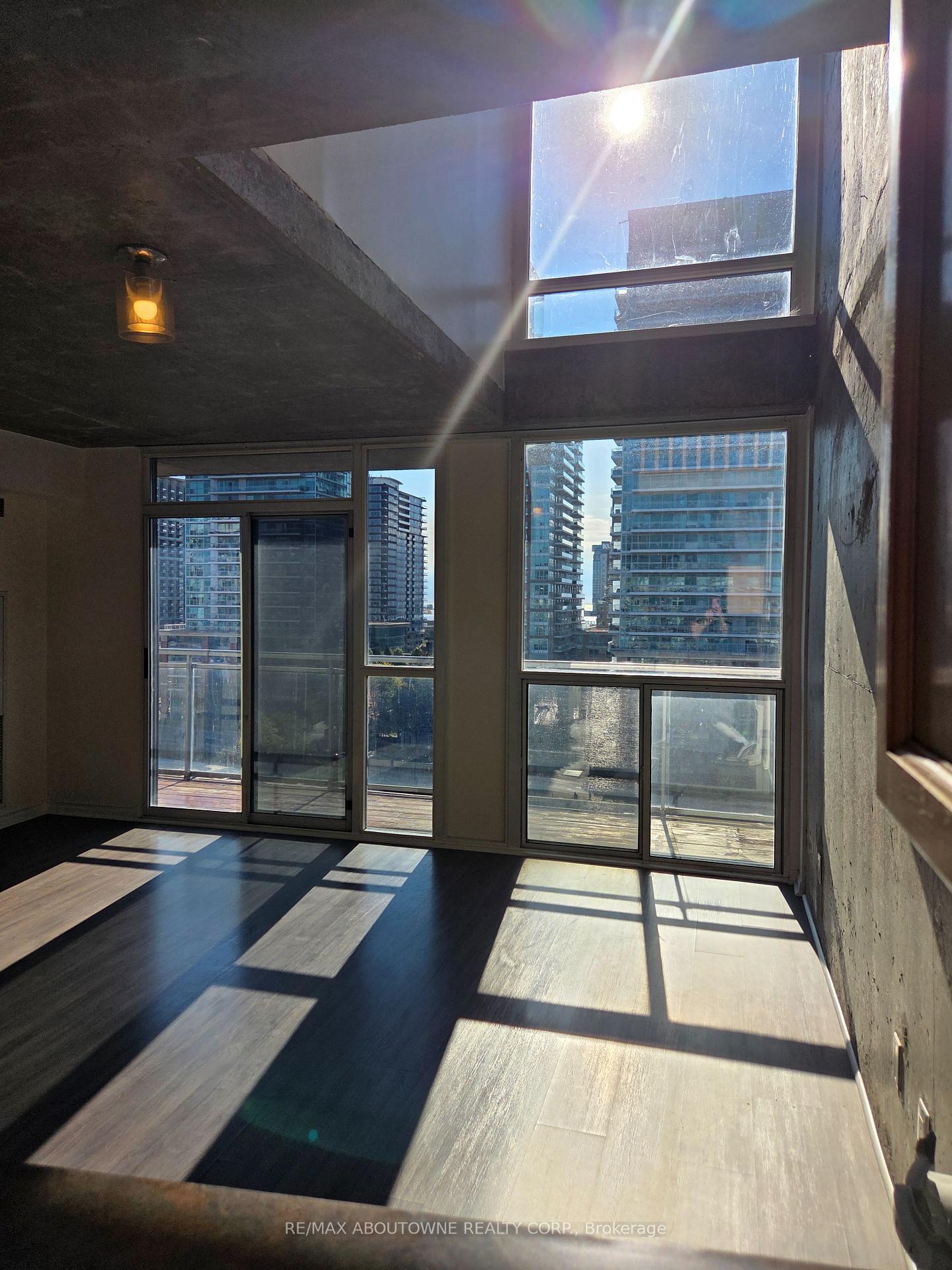 Photo 9 of Unit 1005, 1029 King Street W, Toronto, Niagara — HOMEH