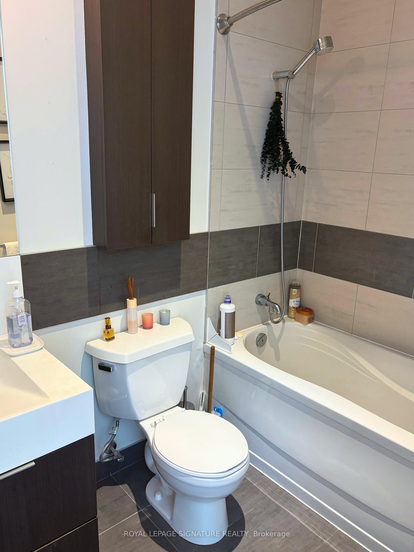 Photo 6 of Unit 4408, 110 Charles Street E, Toronto, Church-Yonge Corridor — HOMEH