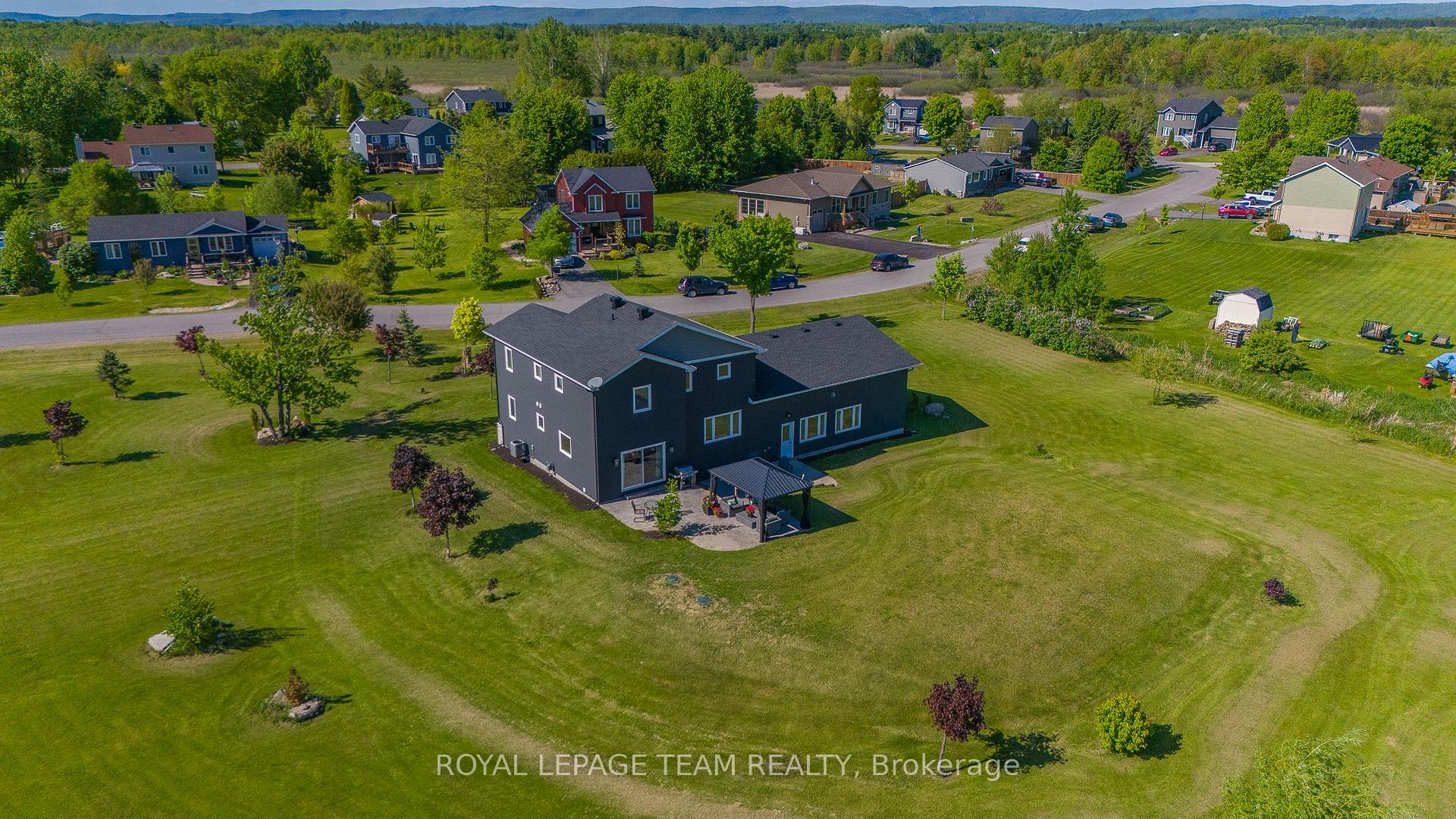 Photo 3 of 126 Grasshopper Lane, Ottawa, Dunrobin Shores — HOMEH