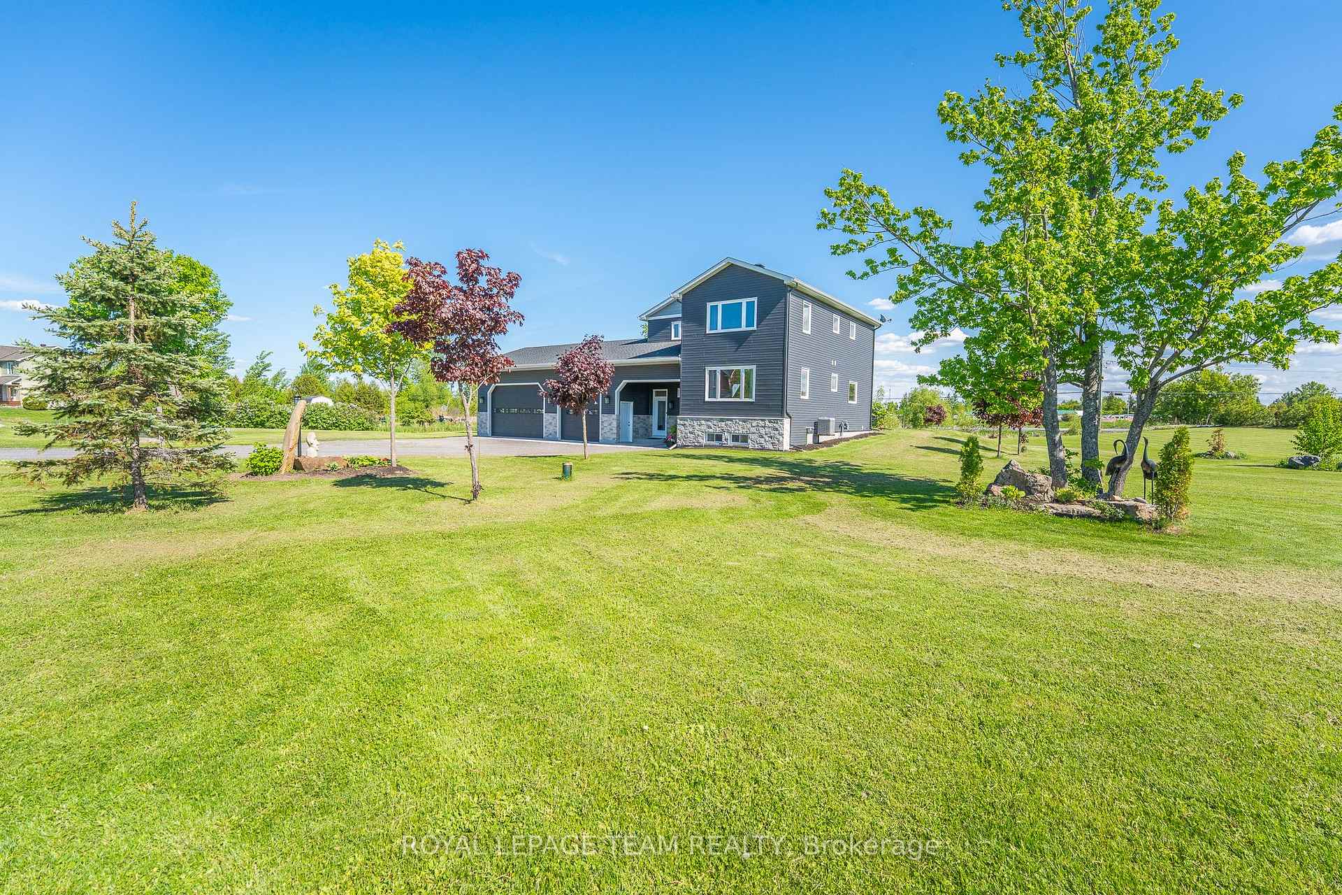 Photo 4 of 126 Grasshopper Lane, Ottawa, Dunrobin Shores — HOMEH