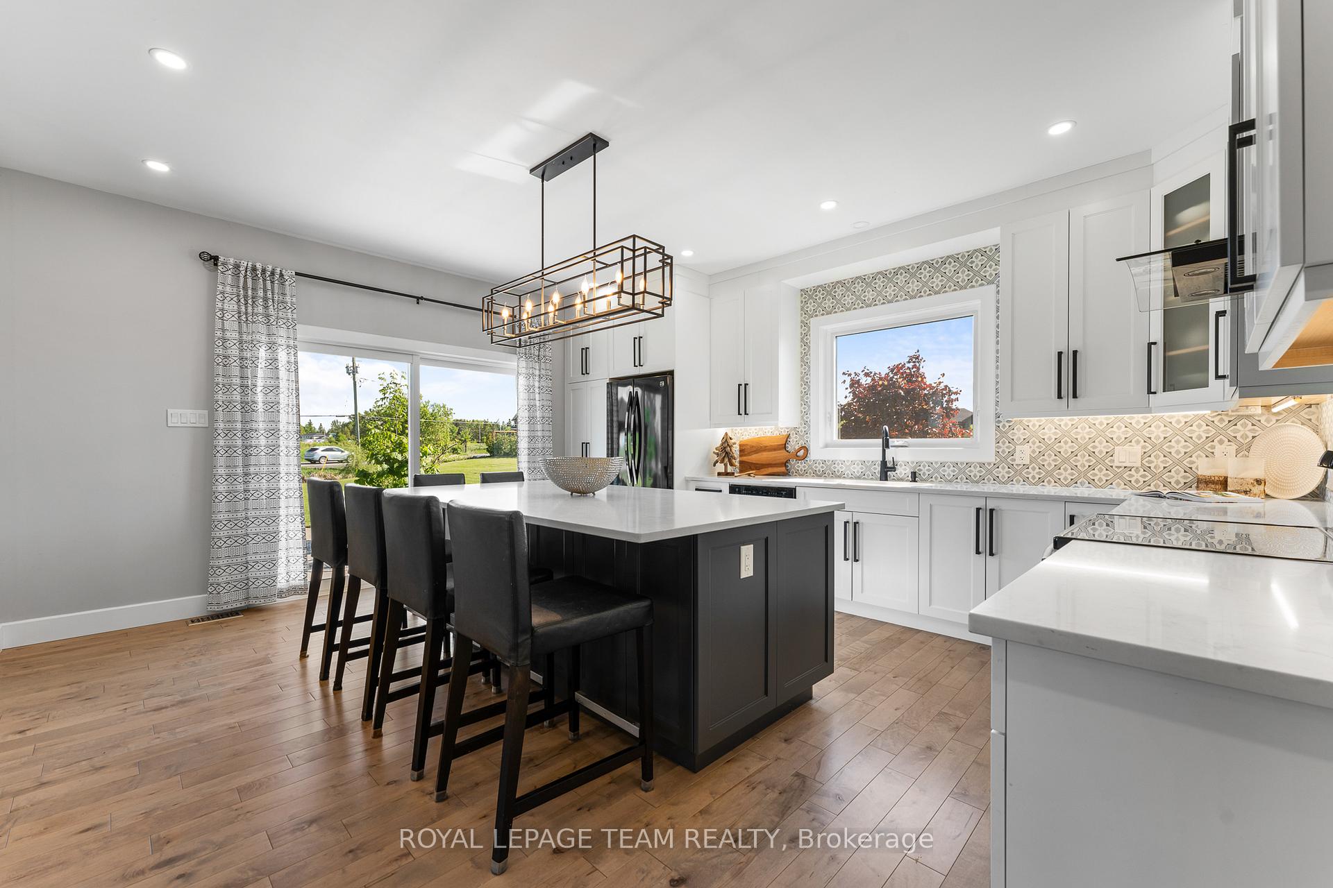Photo 8 of 126 Grasshopper Lane, Ottawa, Dunrobin Shores — HOMEH